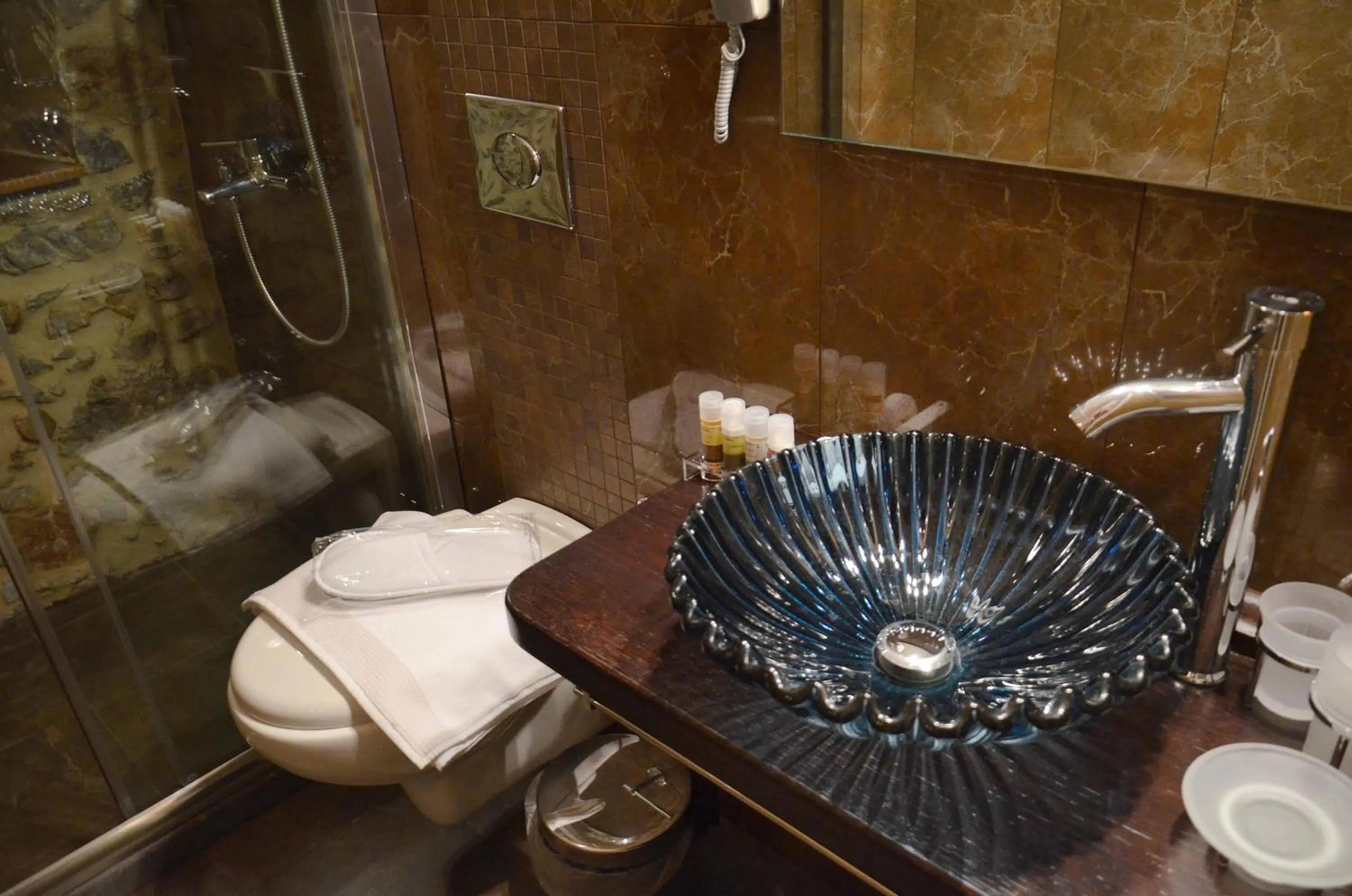 Bathroom in Archontiko Chioti