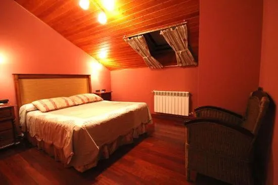 Photo of the whole room, Bed in Casa Suarna