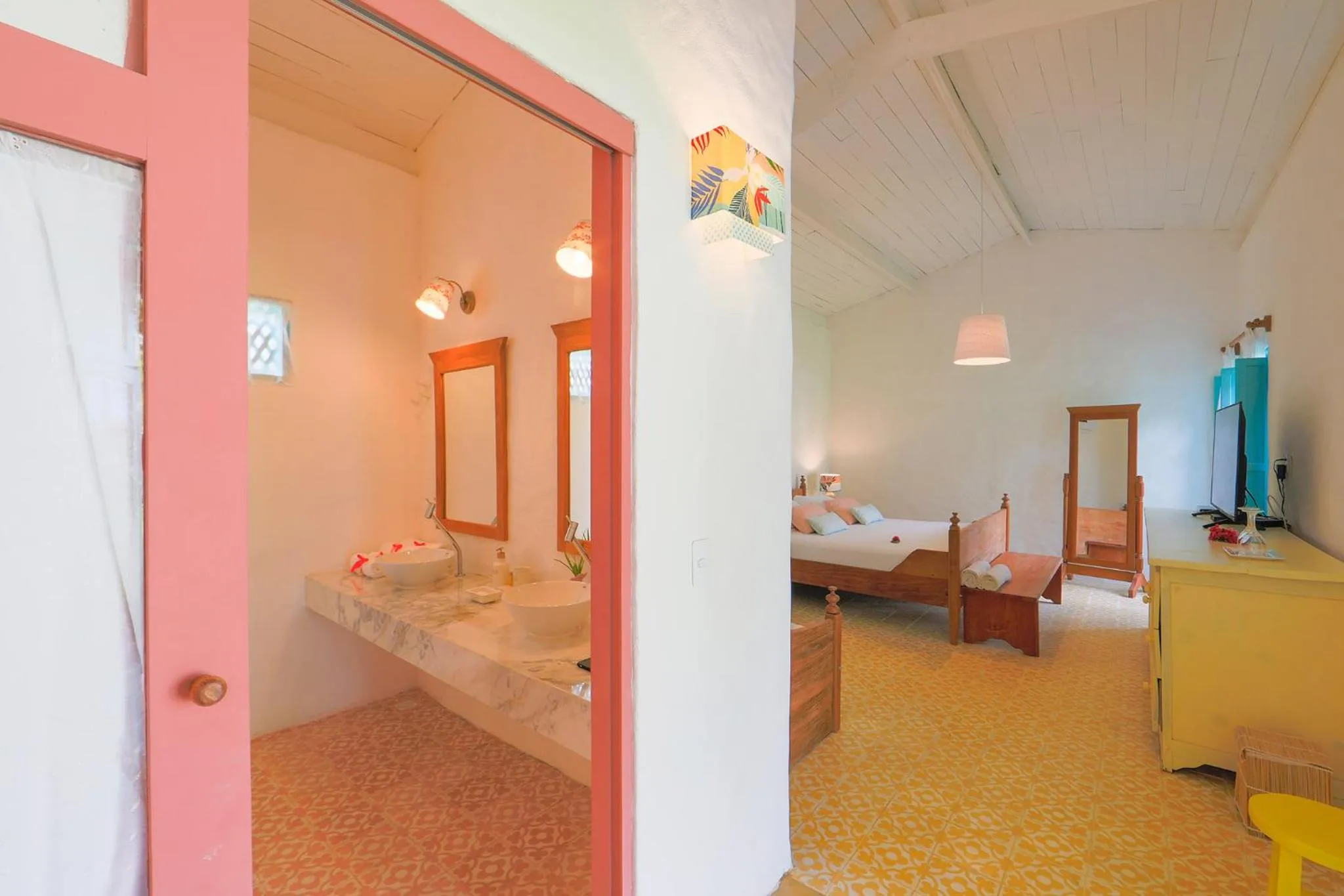 Bathroom, Bed in Pousada Patacho