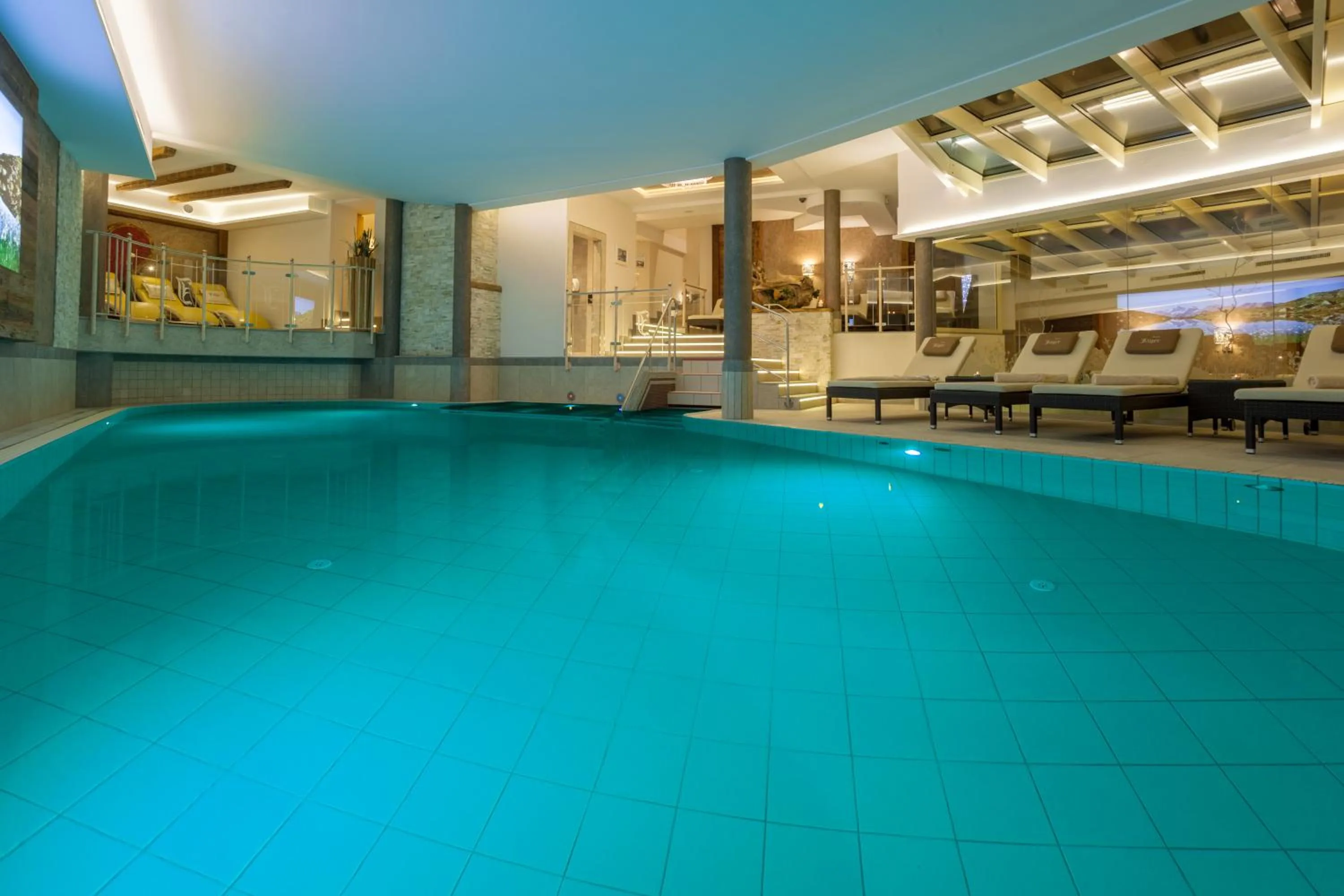 Public Bath in Hotel Jäger