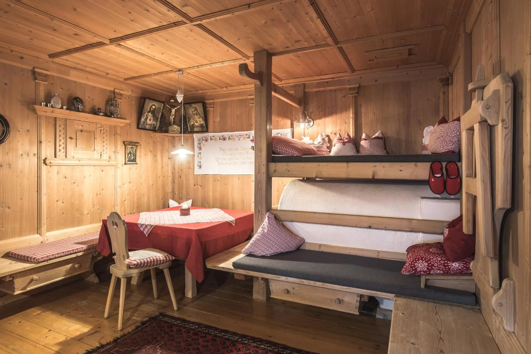 Bed in Haus Tirol
