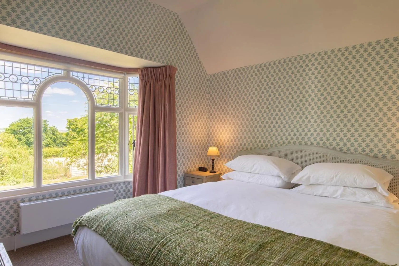 Bed in The Five Arrows Hotel