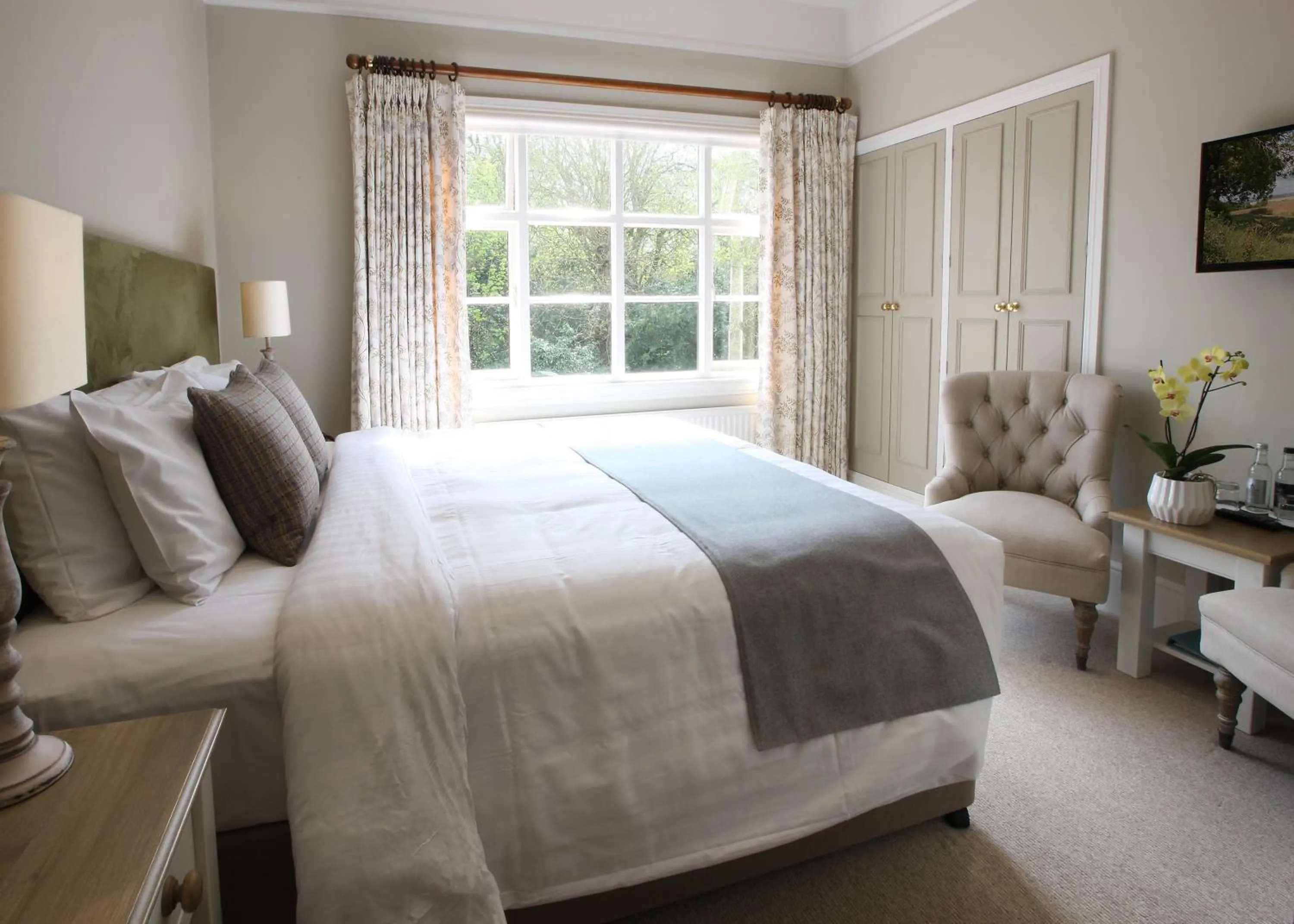 Bedroom, Bed in The Five Arrows Hotel