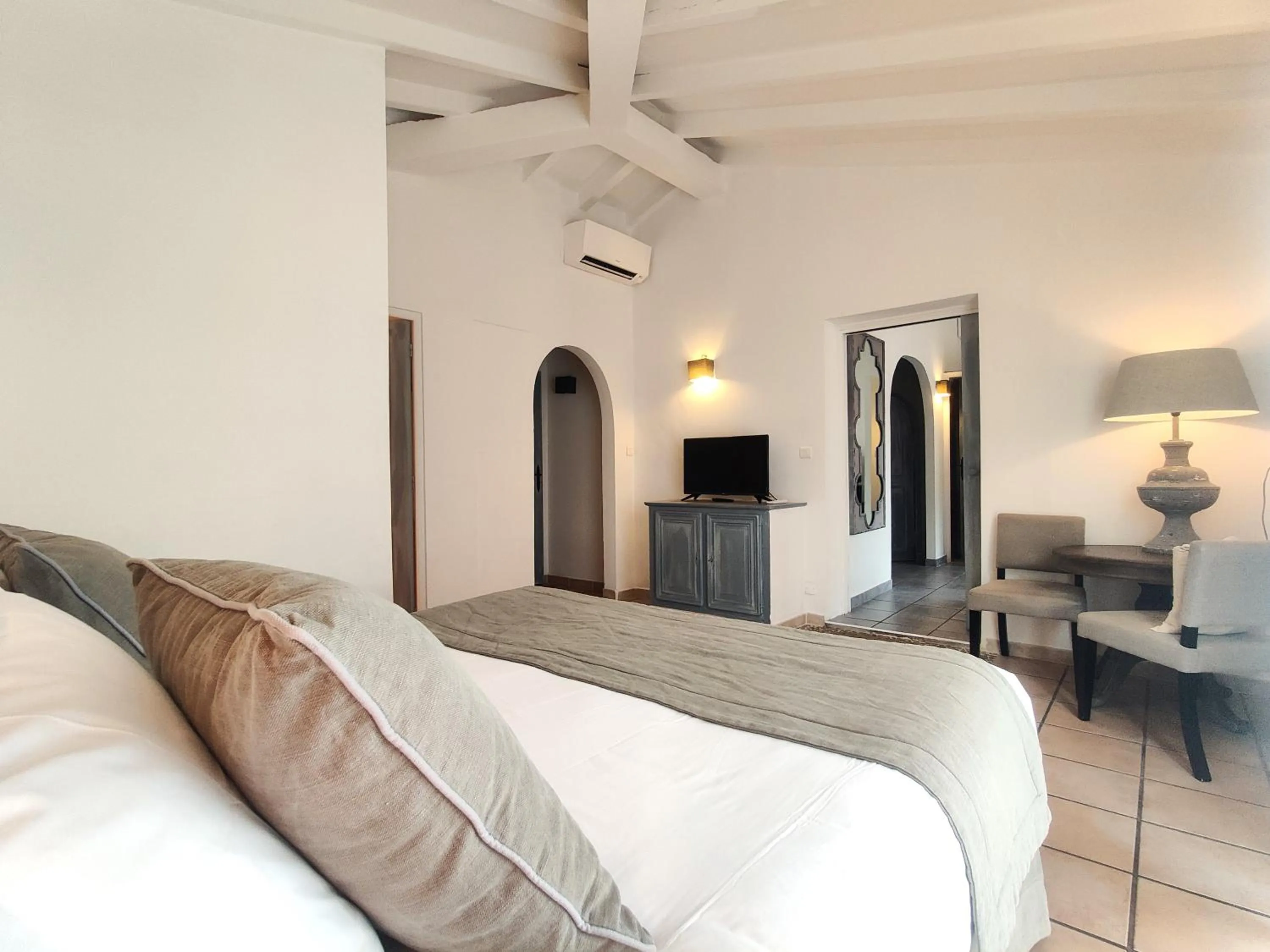 Suite A Nepita in Le Roc E Fiori Hotel - Teritoria