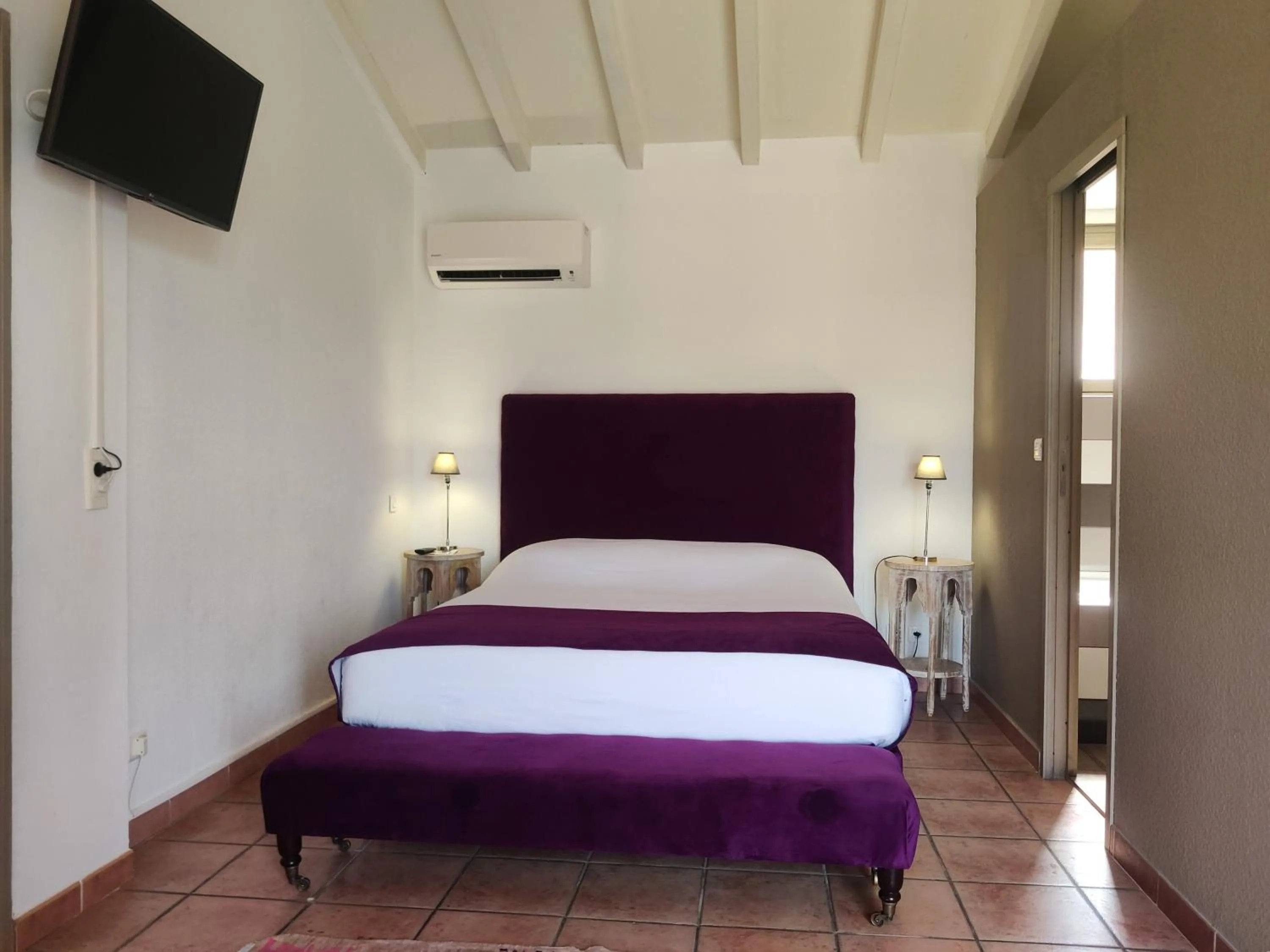 Bed in Le Roc E Fiori Hotel - Teritoria