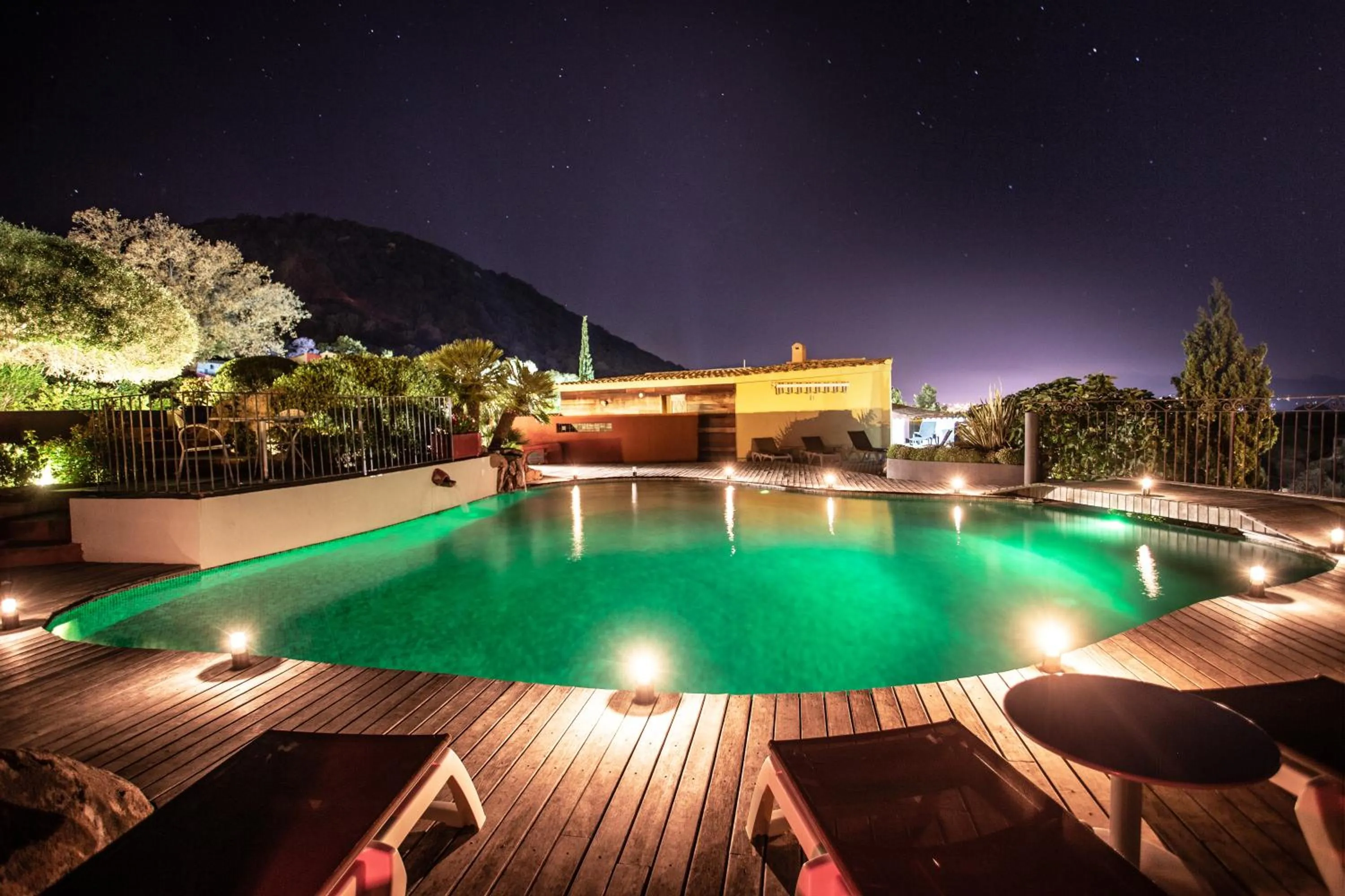 Patio in Le Roc E Fiori Hotel - Teritoria