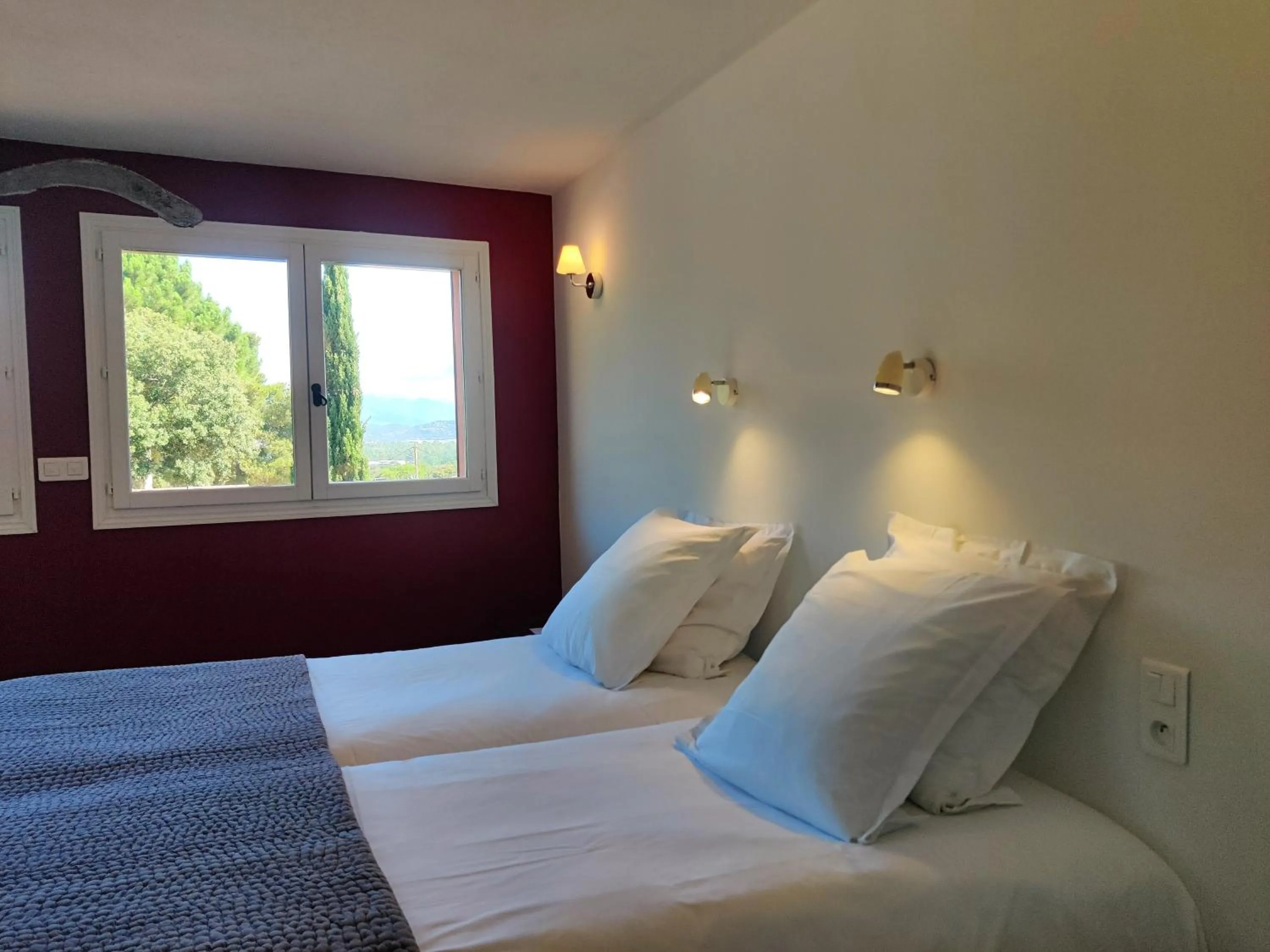 Bedroom, Bed in Le Roc E Fiori Hotel - Teritoria