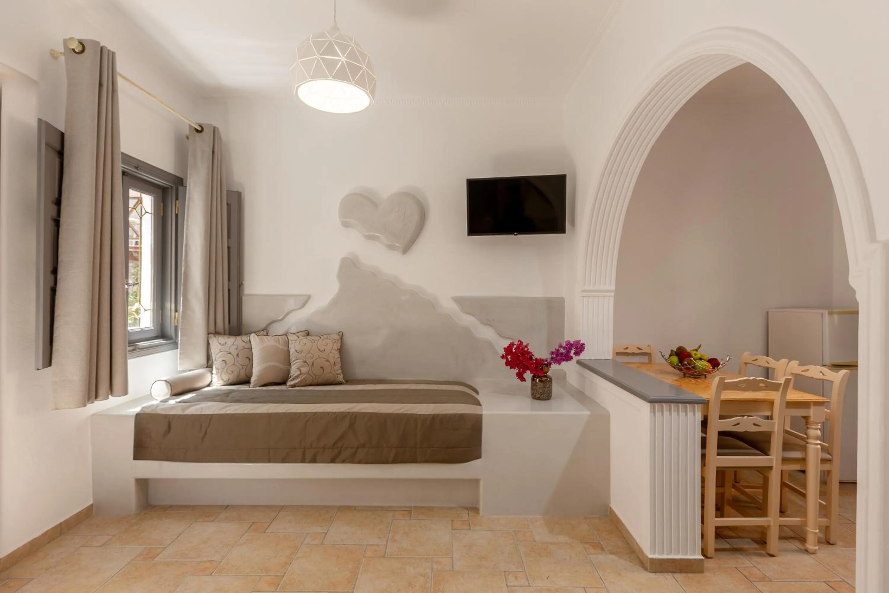 Living room, Bed in Polydefkis Hotel