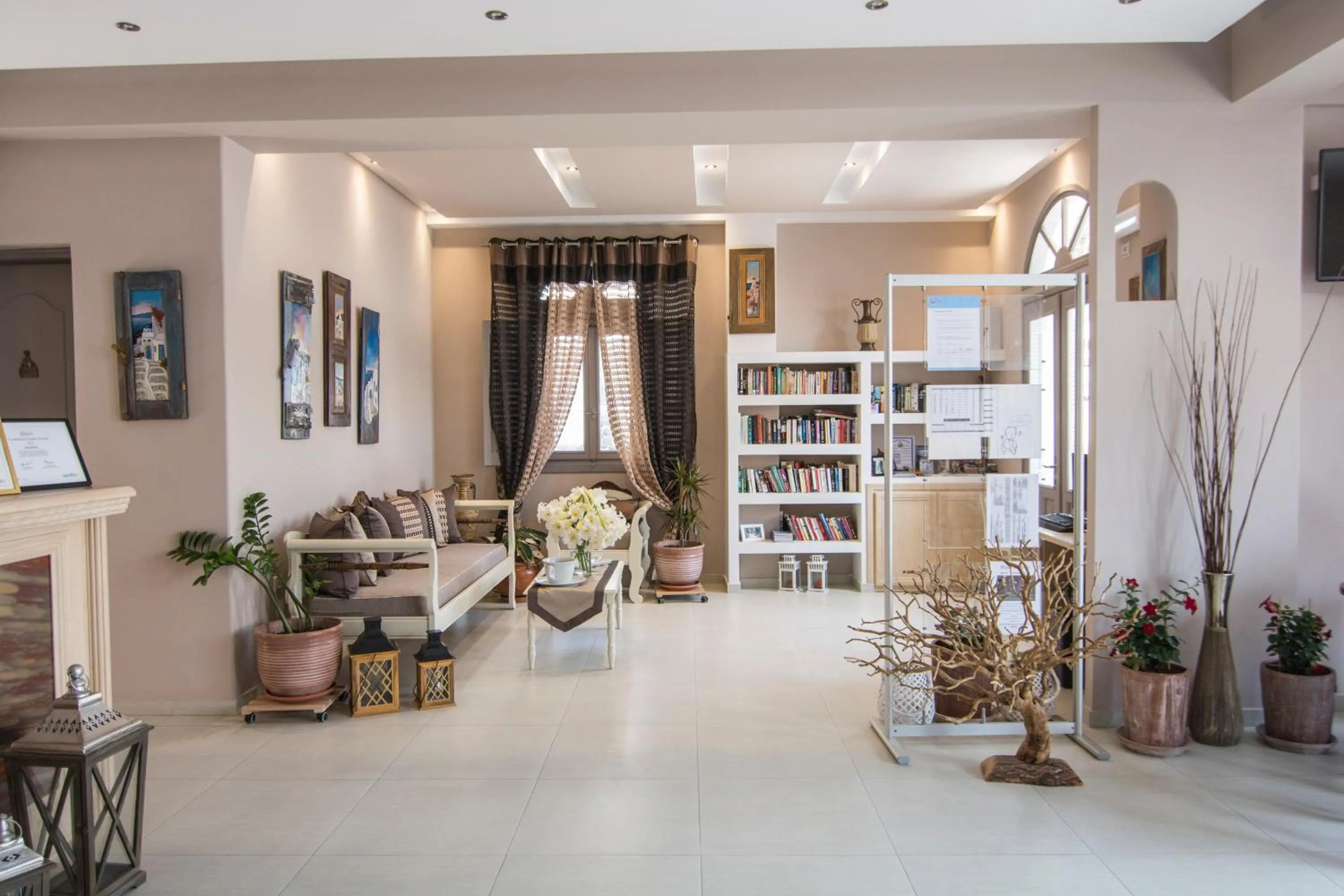 Lobby or reception in Polydefkis Hotel