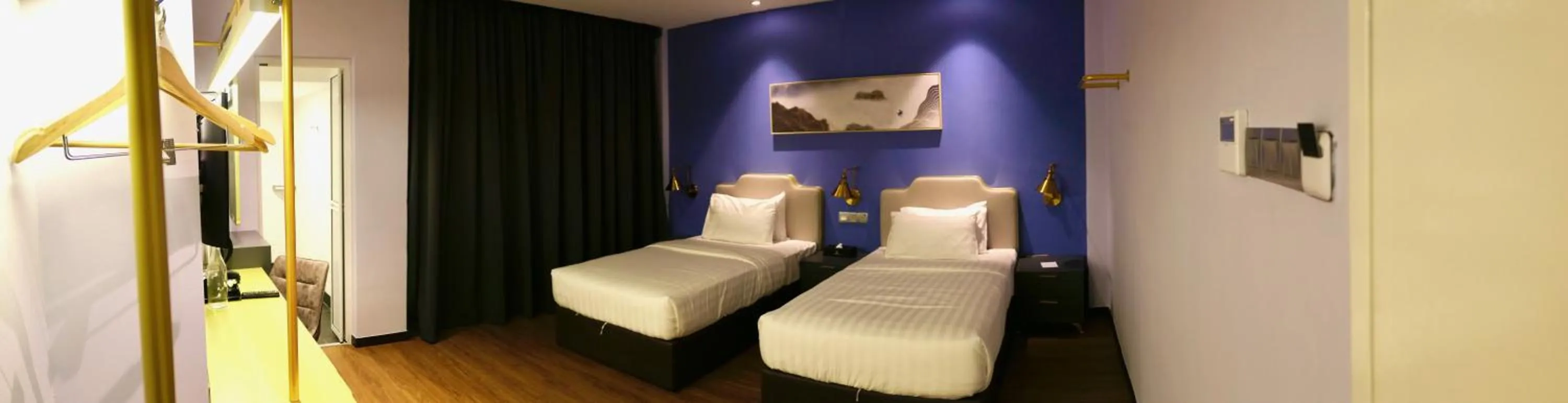 Bed in Le Embassy Hotel Georgetown