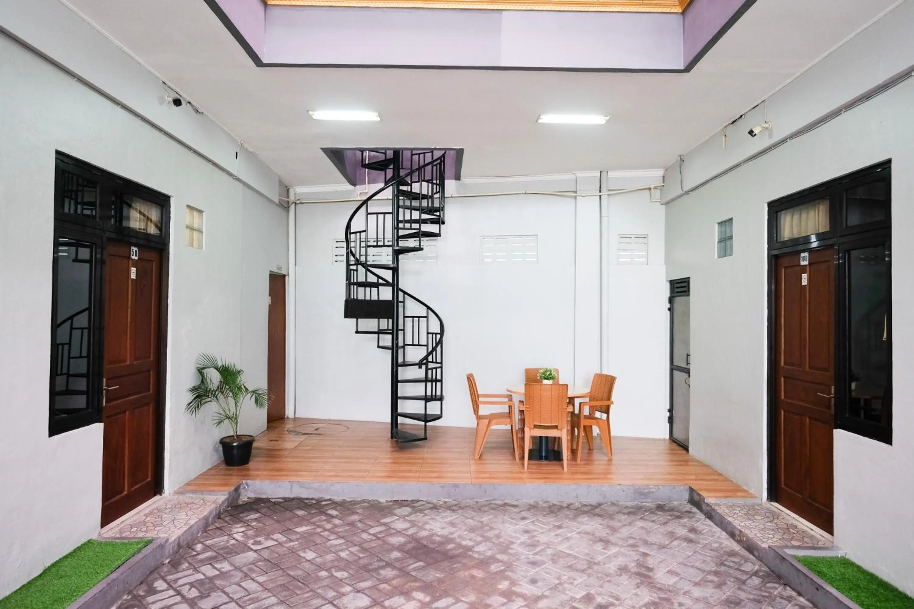 Property building in RedDoorz at MM Guesthouse Yogyakarta