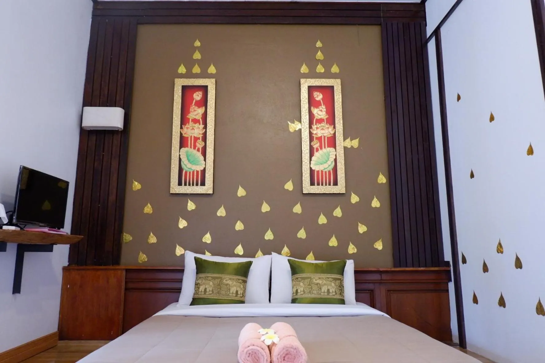 Bed in The Park Ayutthaya Resort And Spa