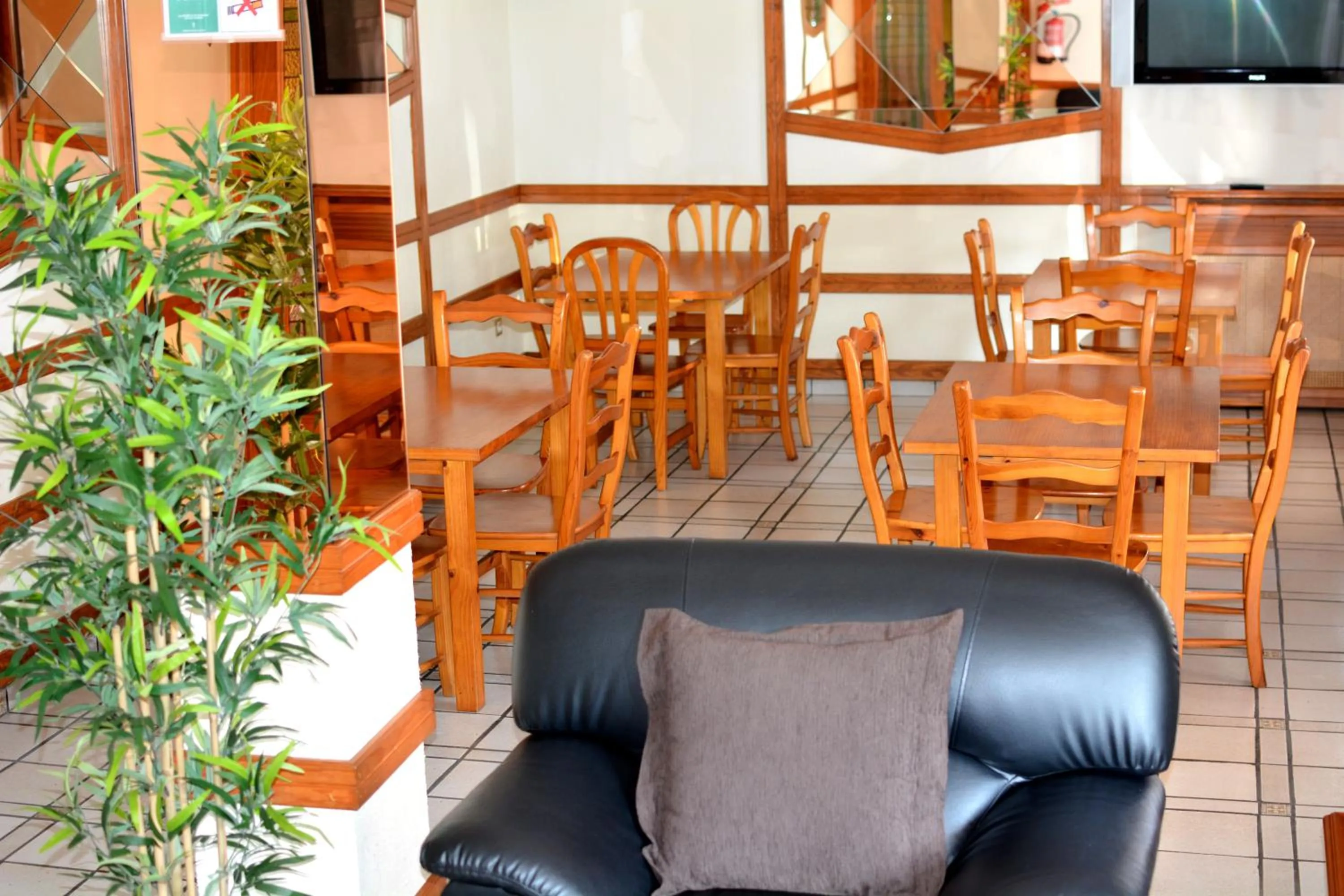 Communal lounge/ TV room in Hotel Capitán