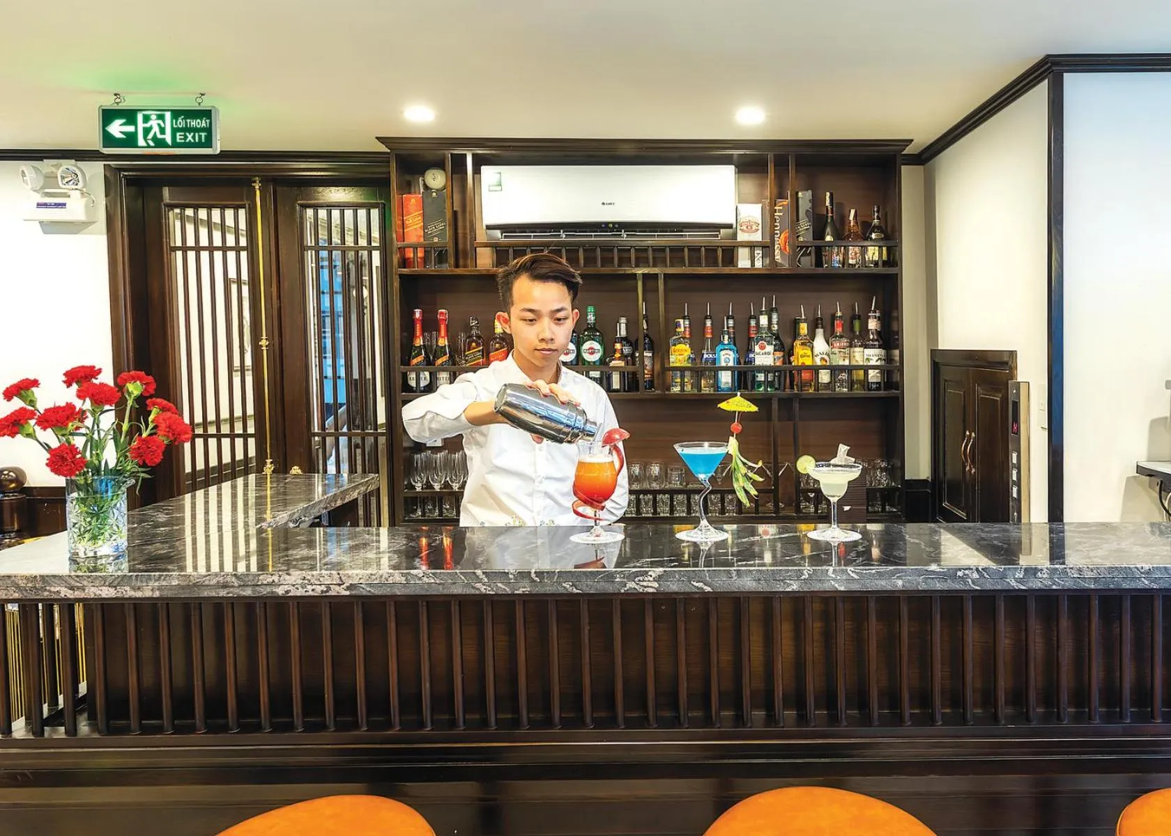 Staff in Sena Cruises - Wonder On Lan Ha Bay