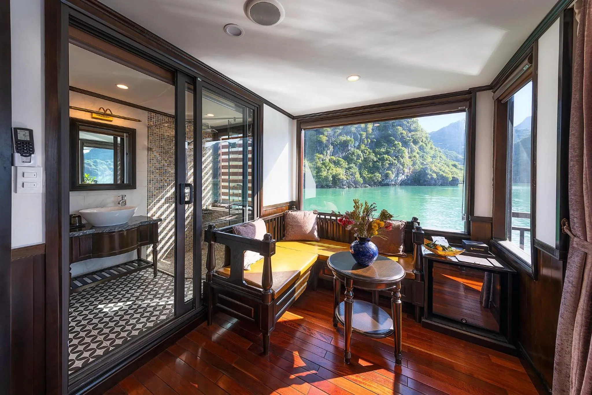 Lounge or bar, Bed in Sena Cruises - Wonder On Lan Ha Bay