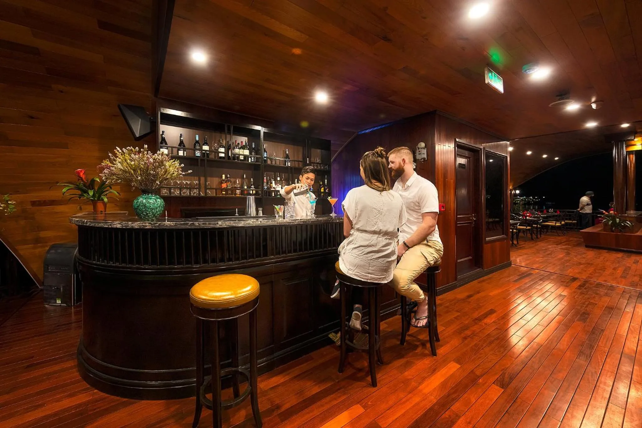 Lounge or bar in Sena Cruises - Wonder On Lan Ha Bay