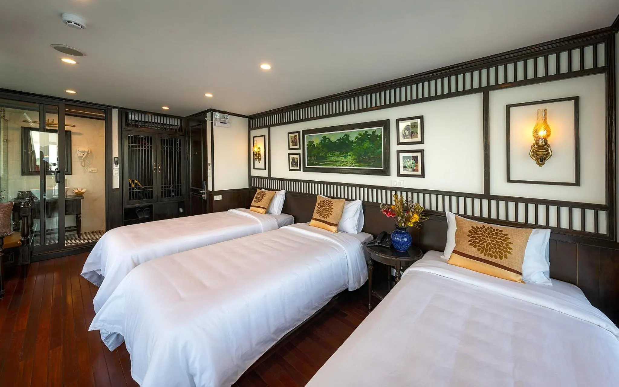 Photo of the whole room, Bed in Sena Cruises - Wonder On Lan Ha Bay