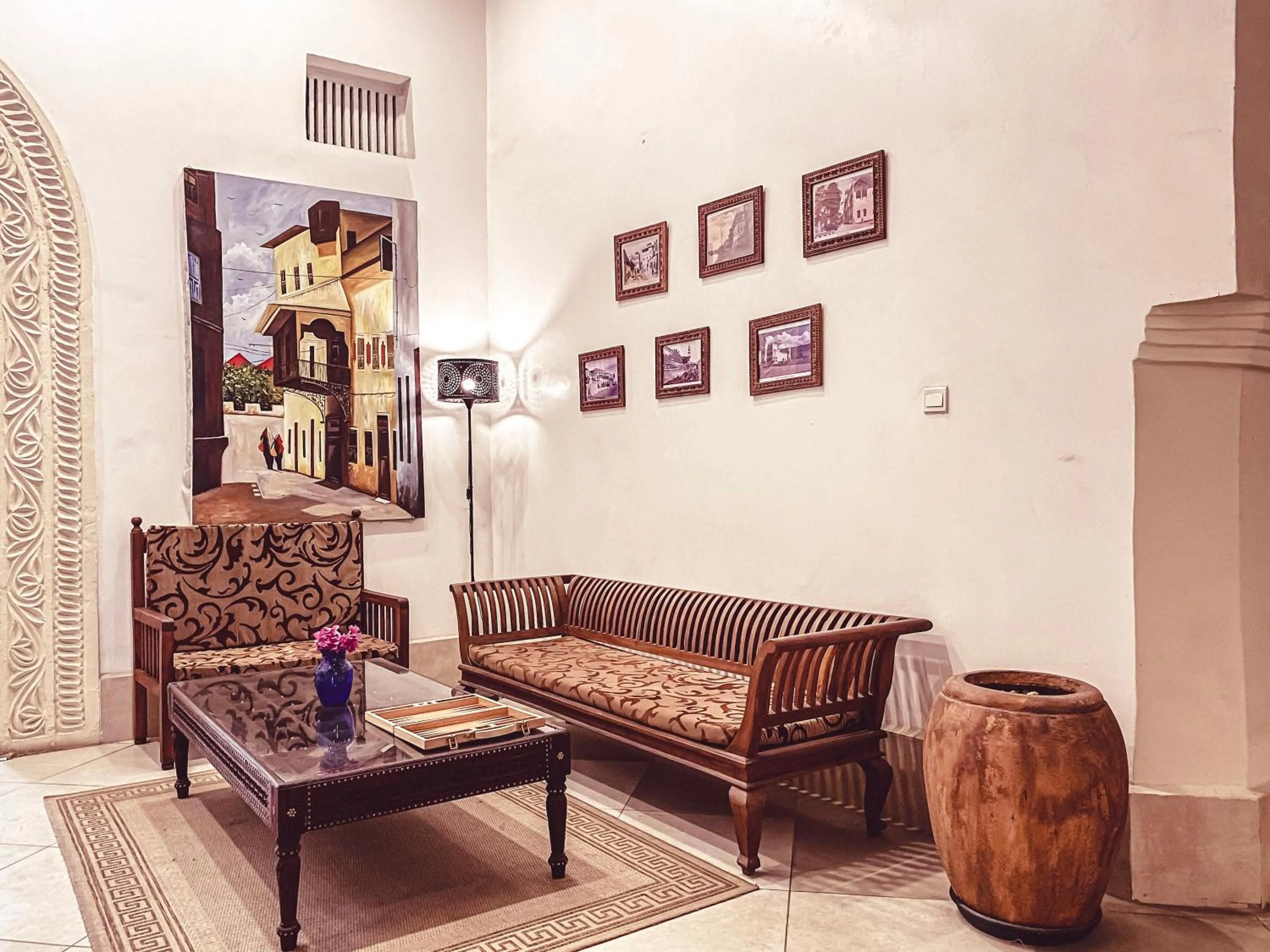 Lounge or bar in Smiles Stone Town Hotel