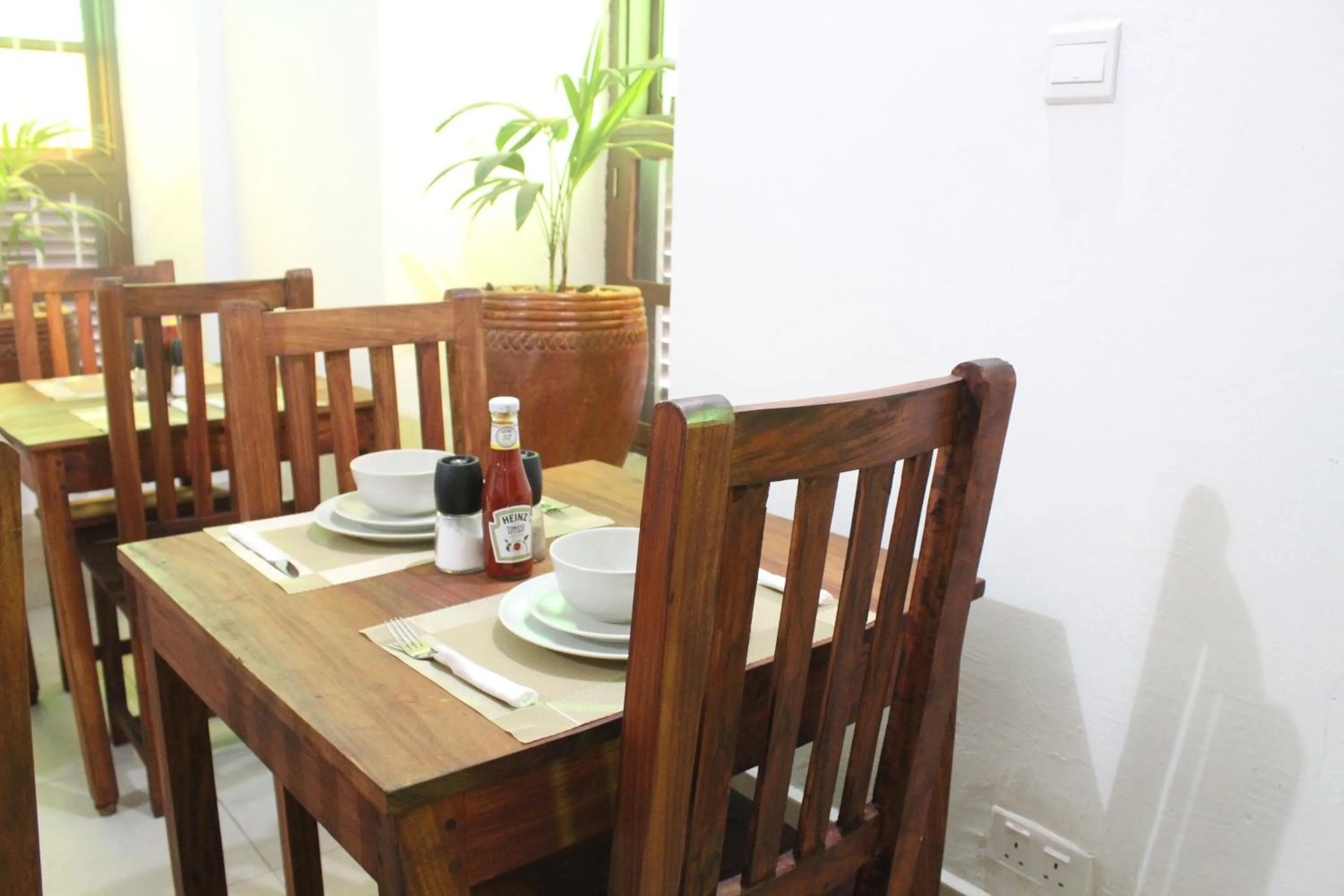 Breakfast in Smiles Stone Town Hotel