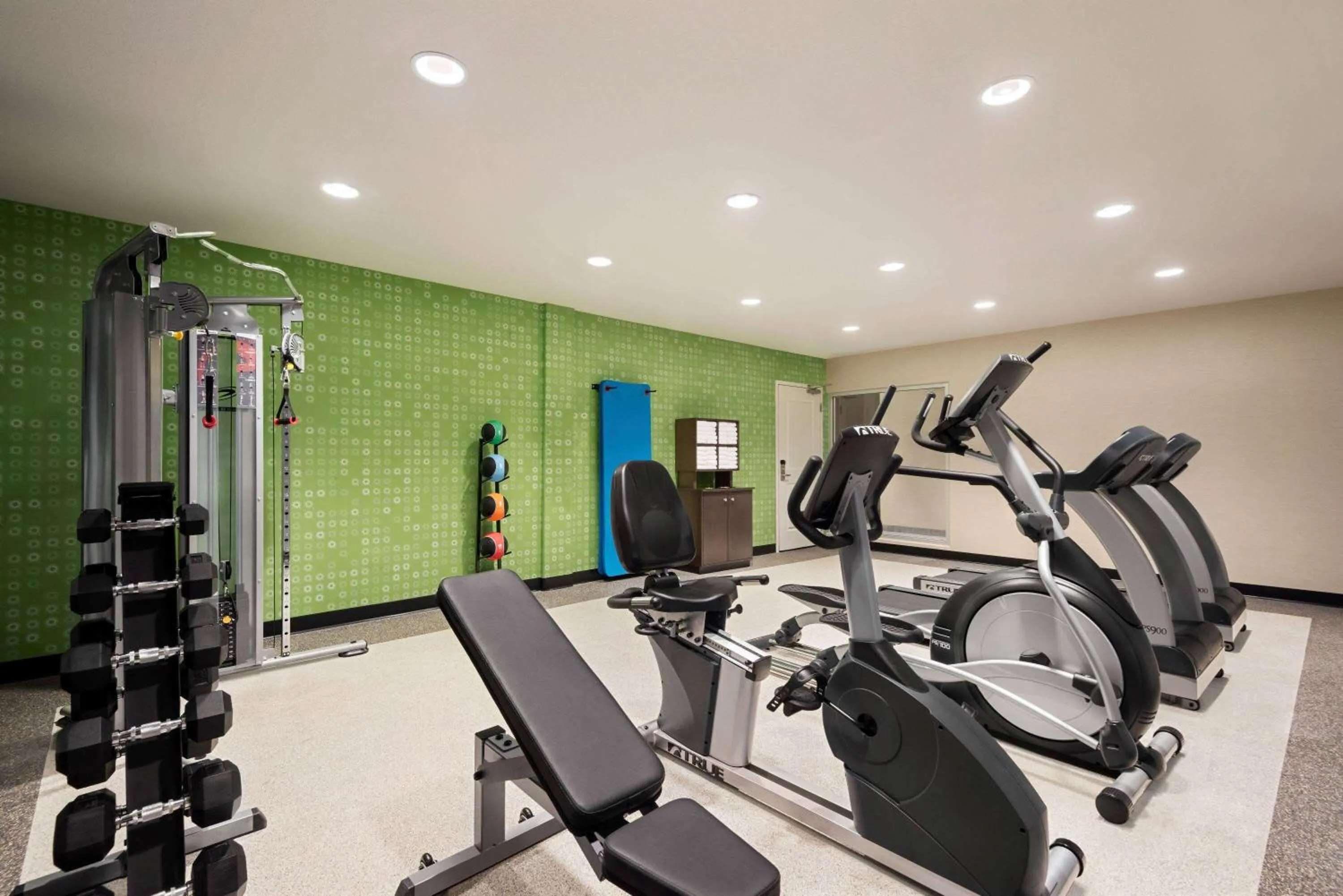 Fitness centre/facilities in La Quinta by Wyndham Clovis CA