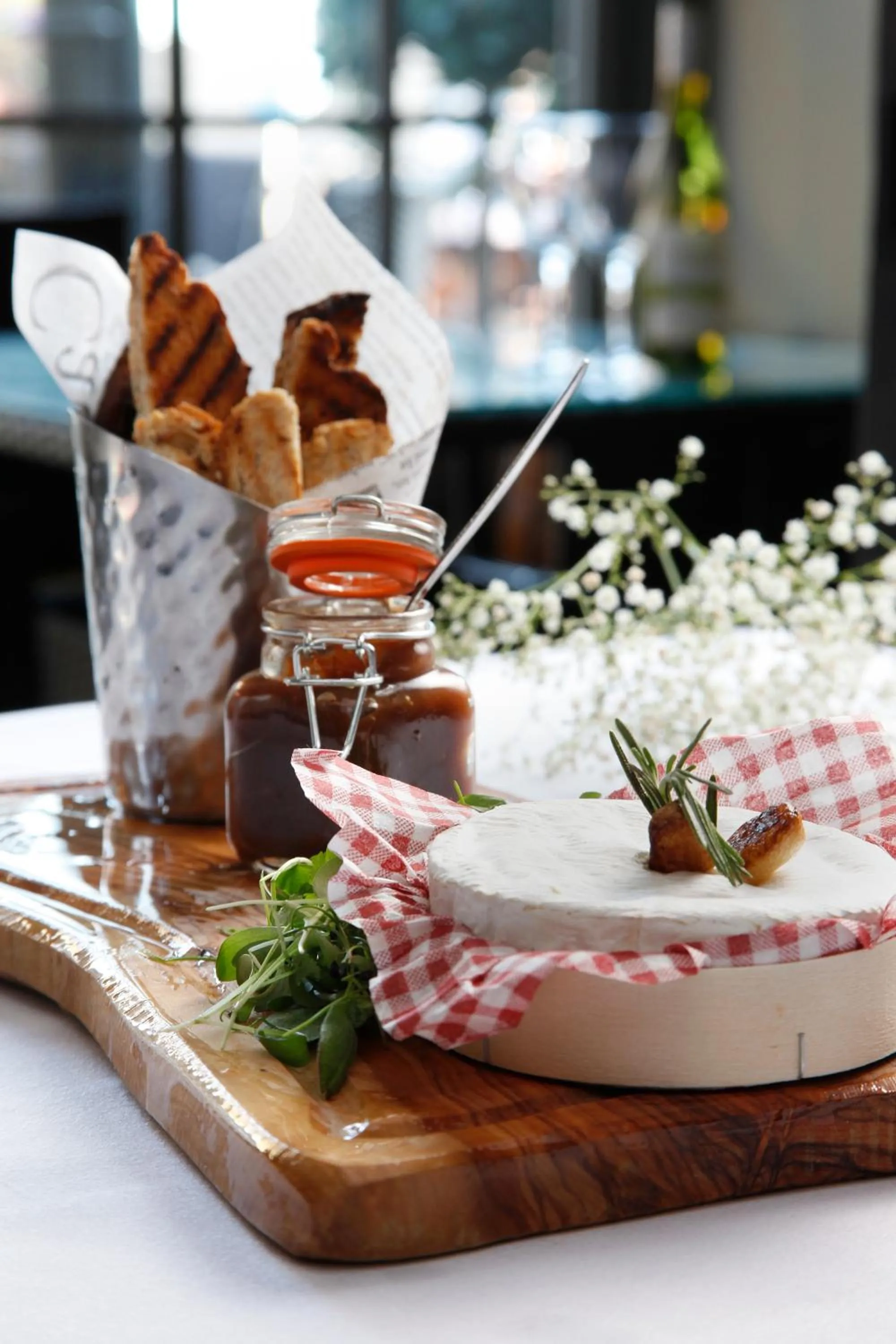 Restaurant/places to eat in The Peacock