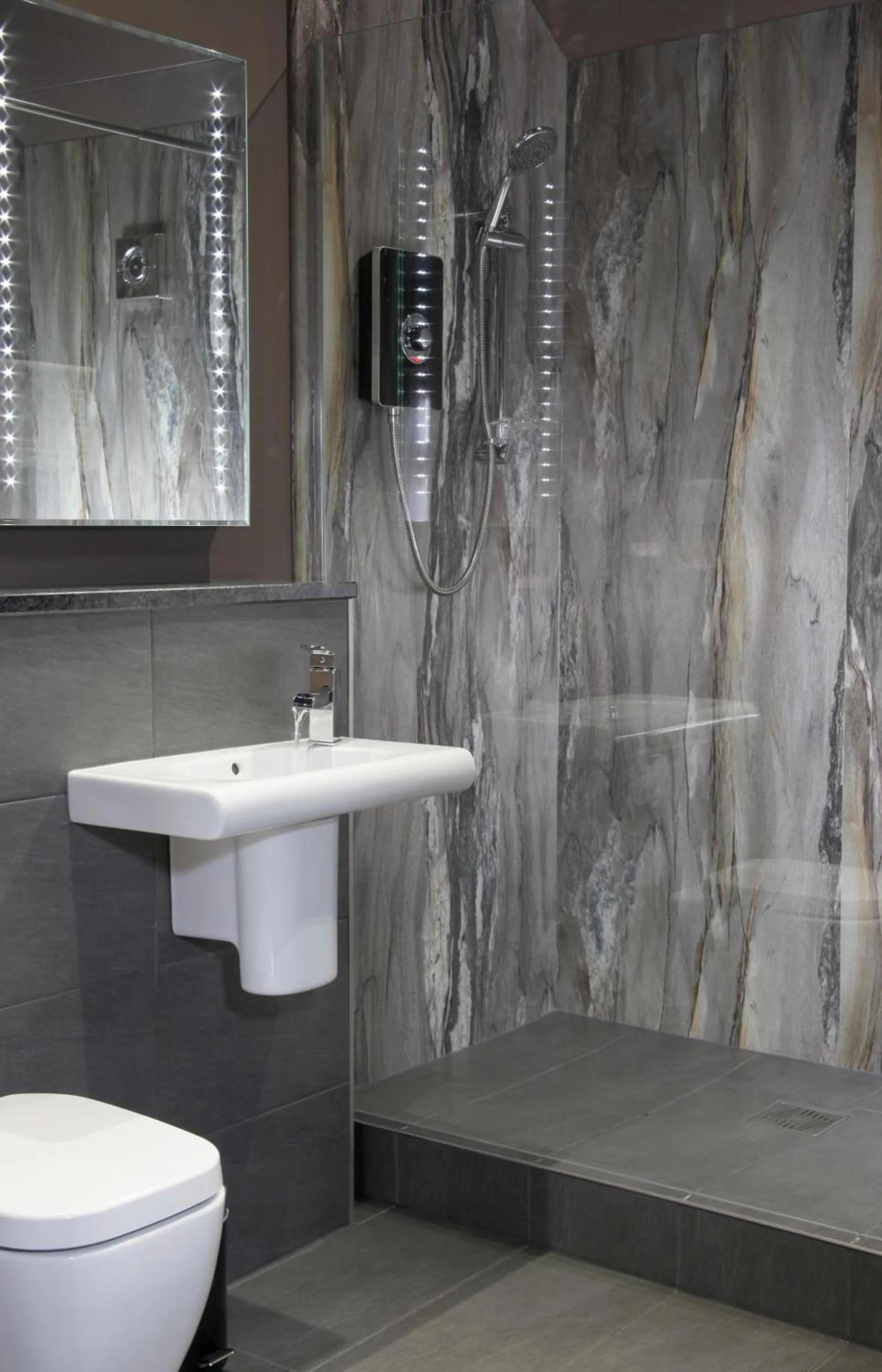 Bathroom in The Peacock