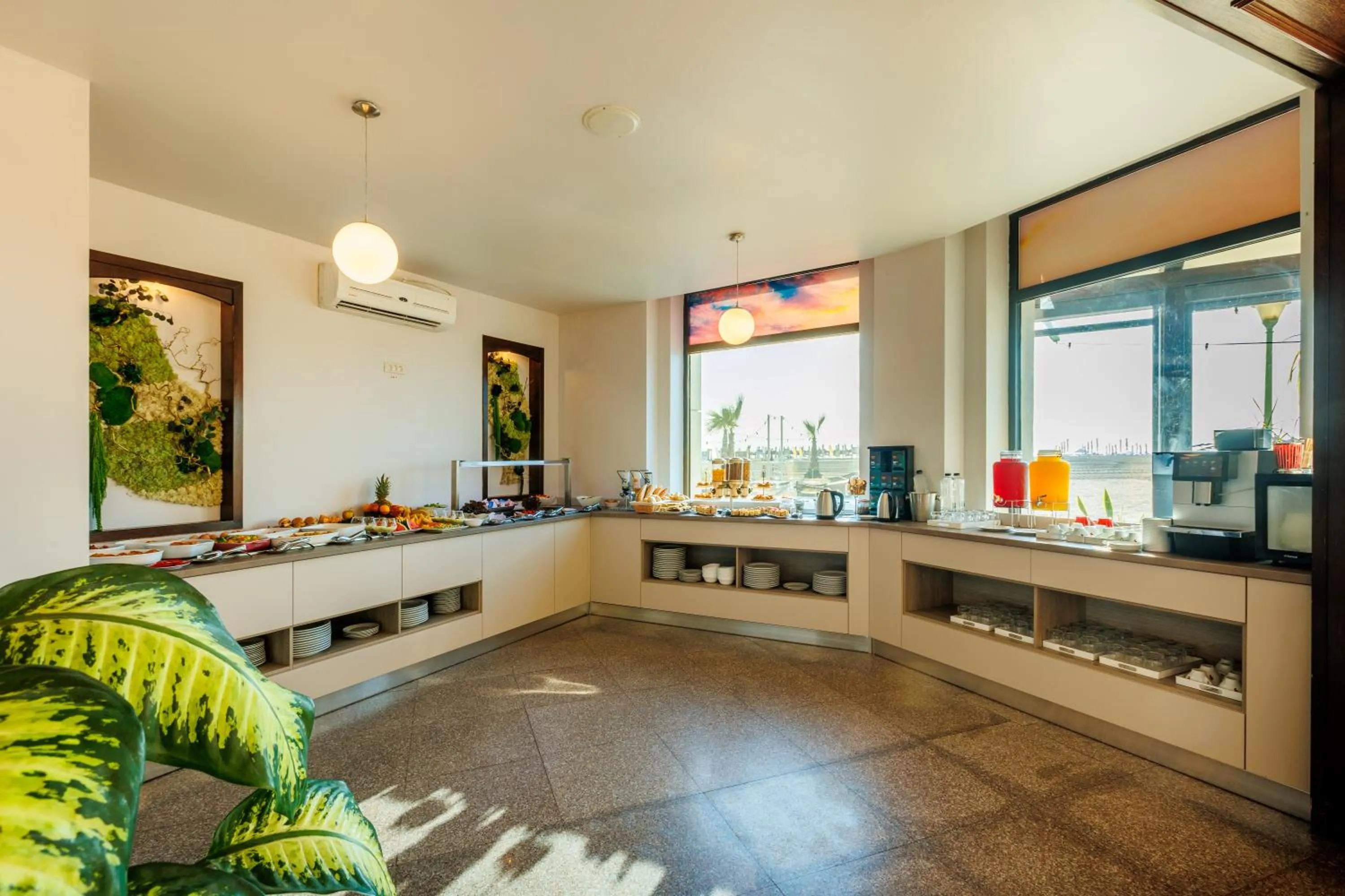 Food in Hotel Hawaii