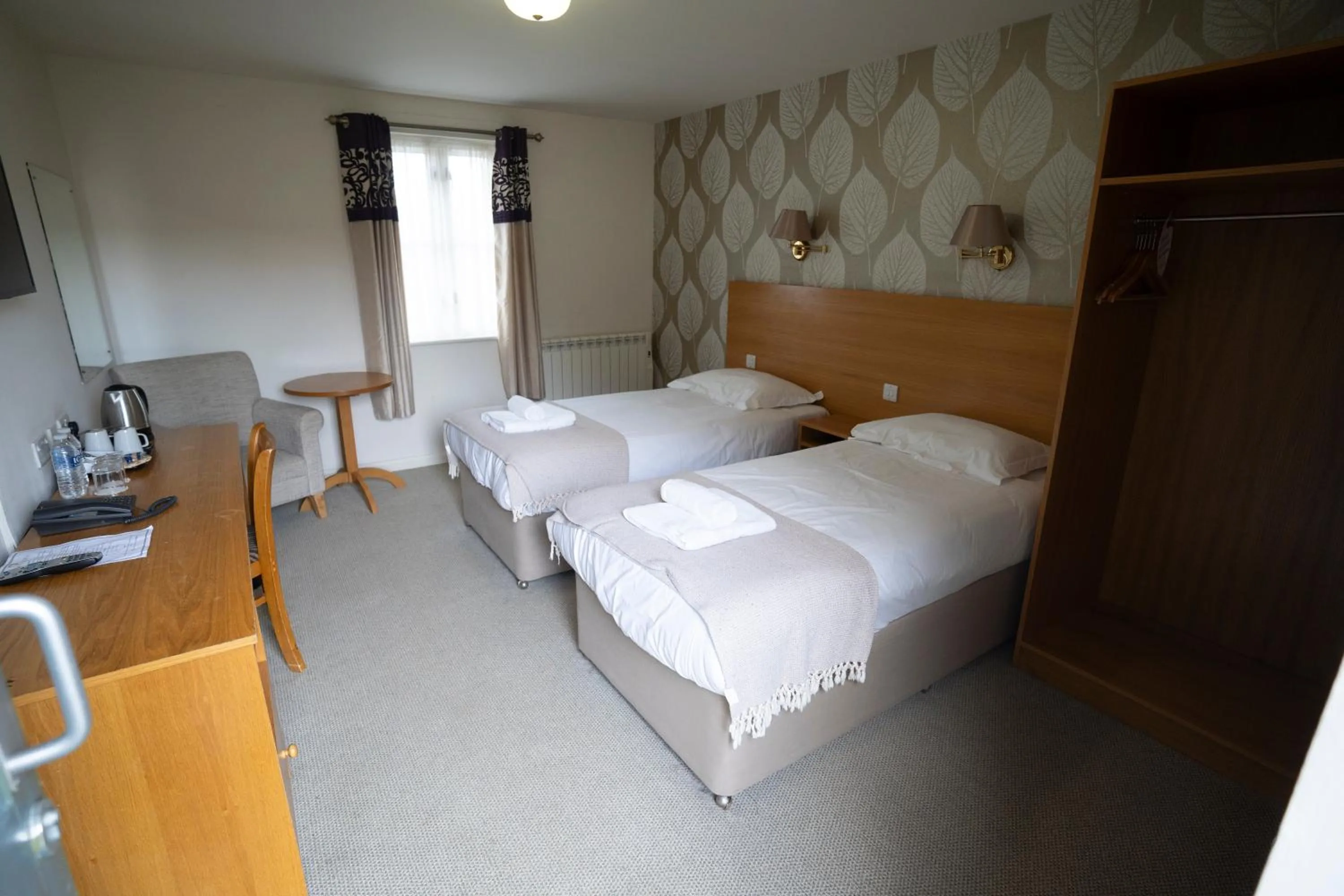 Bed in Sturdy`s Castle - Historic Coaching Inn near Blenheim Palace, Oxfordshire