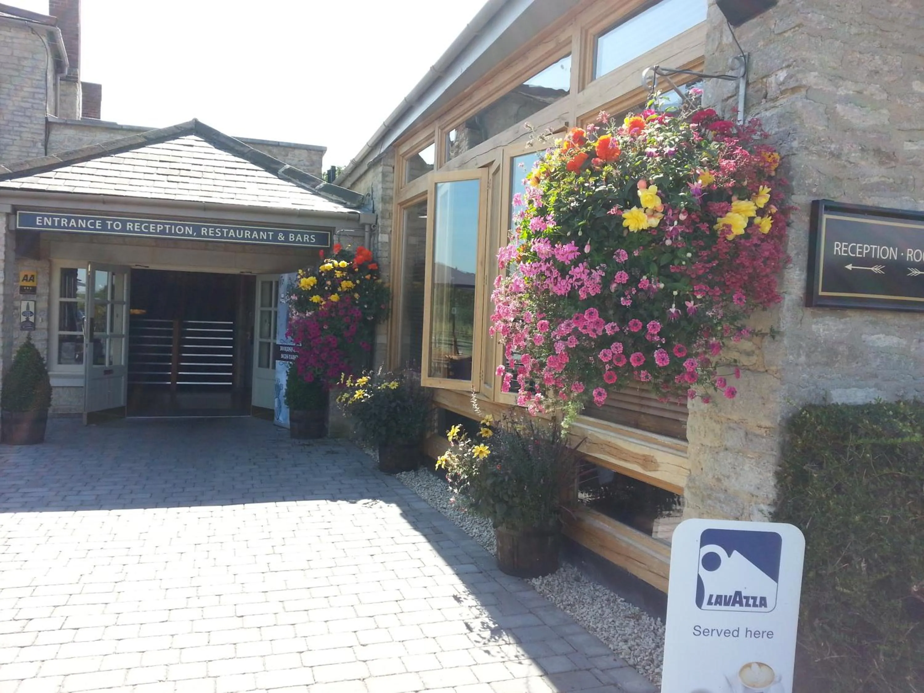 Balcony/Terrace in Sturdy`s Castle - Historic Coaching Inn near Blenheim Palace, Oxfordshire