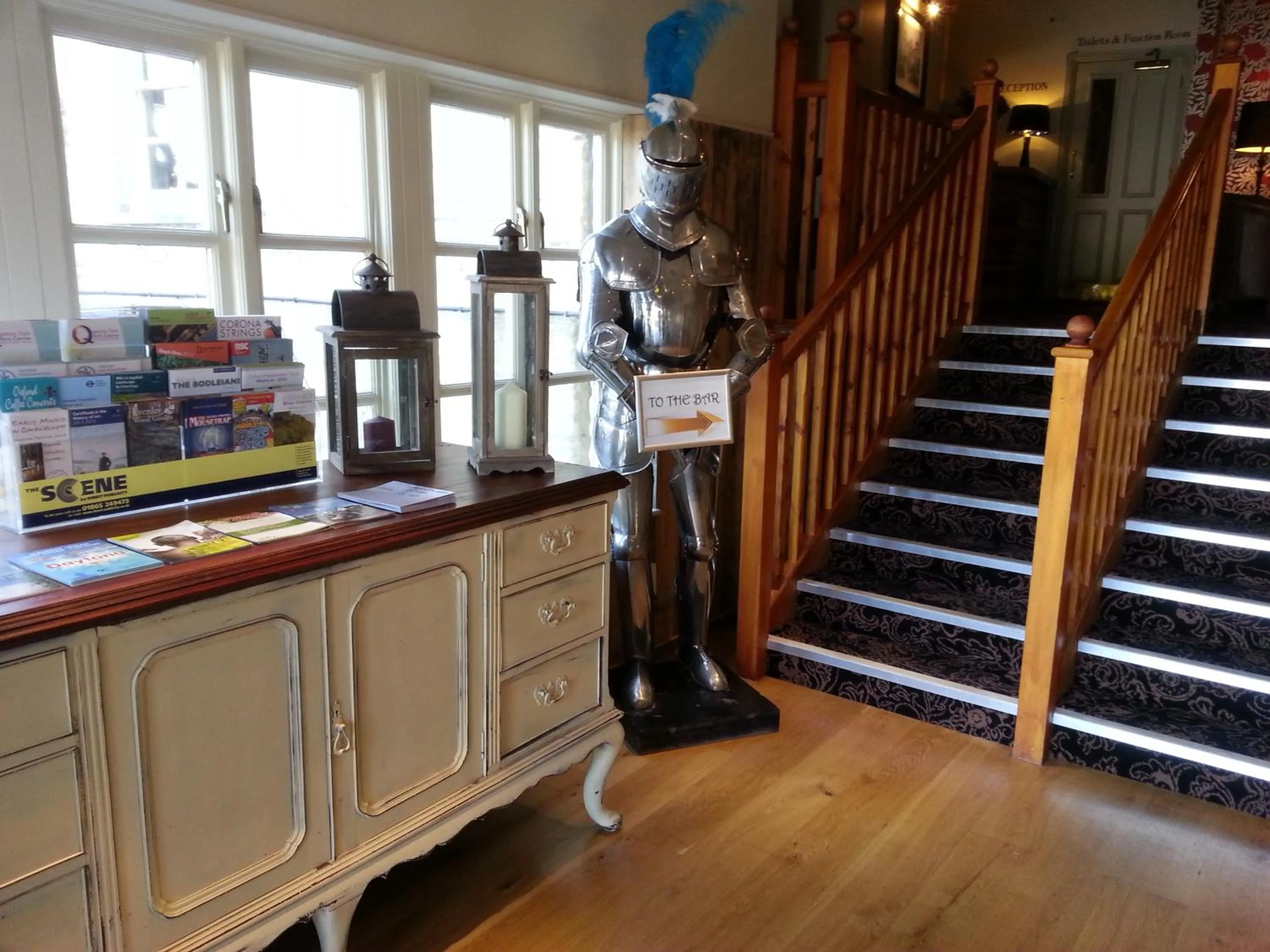 Lobby or reception in Sturdy`s Castle - Historic Coaching Inn near Blenheim Palace, Oxfordshire