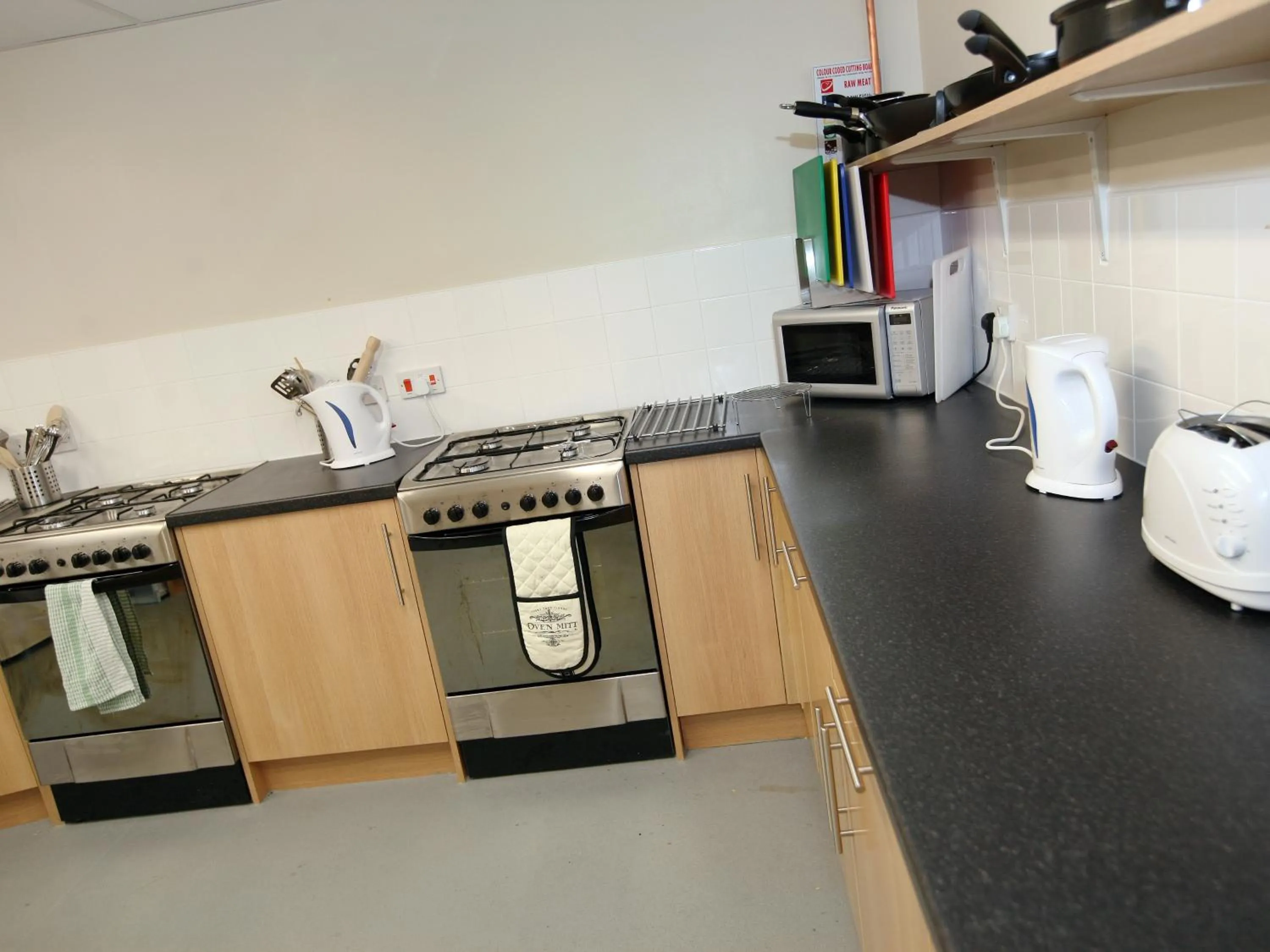 Communal kitchen in YHA Alnwick - Partner