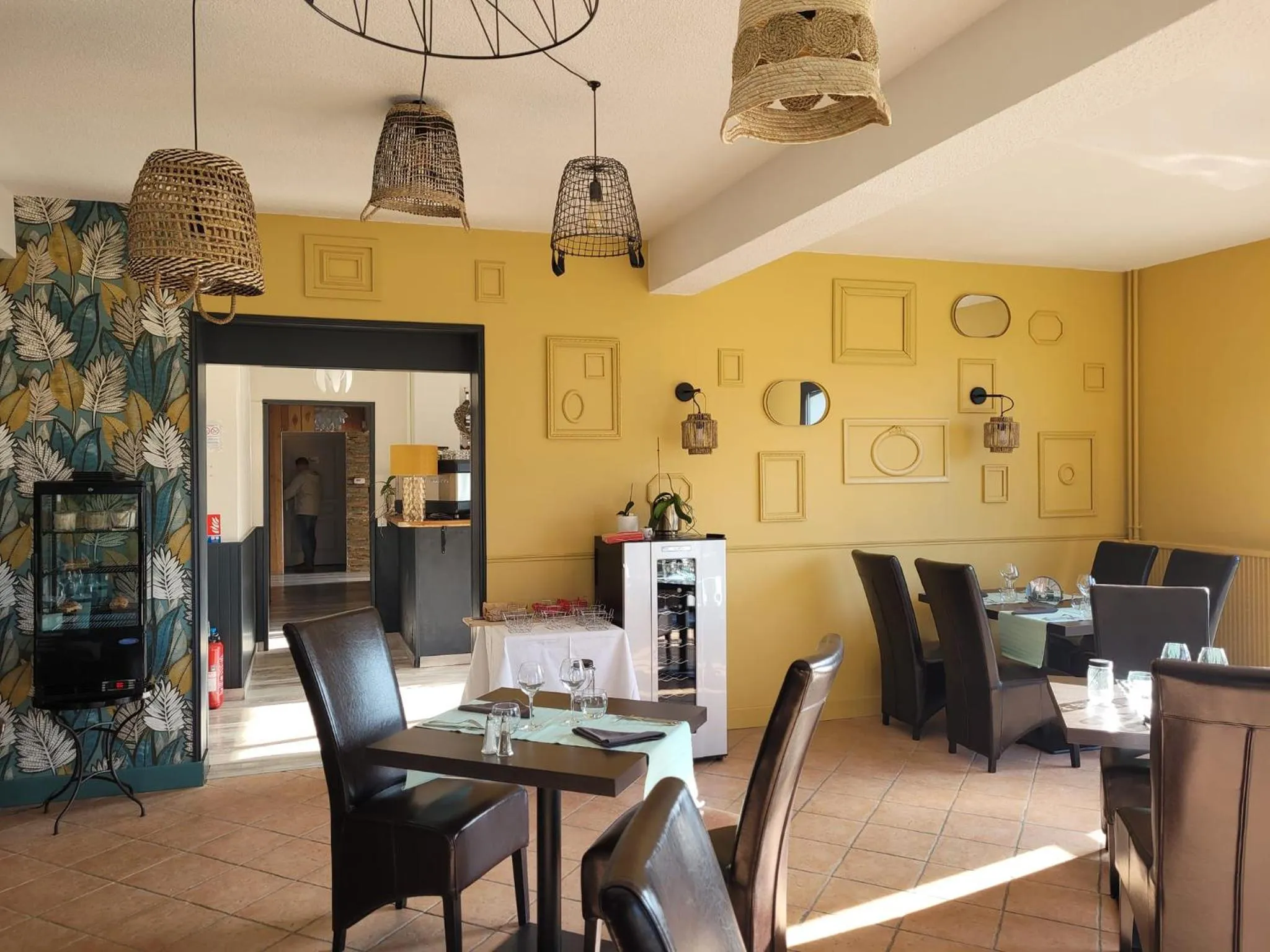 Restaurant/places to eat in Logis Hôtel Restaurant L'Escapade