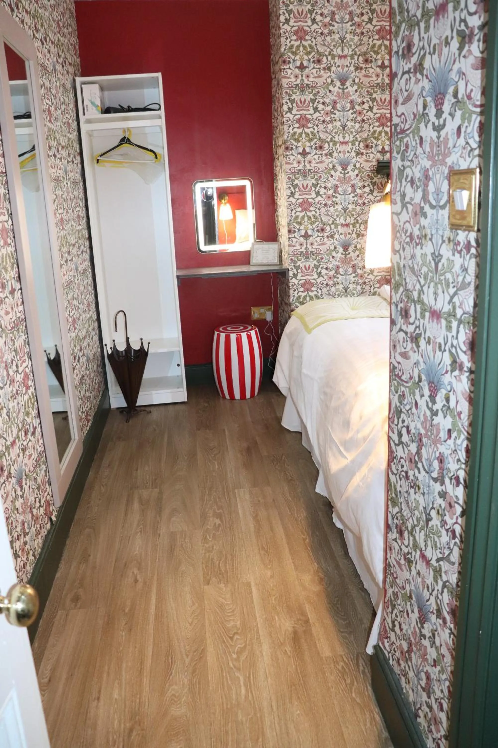 Bedroom, Bed in Rooms on The Prom