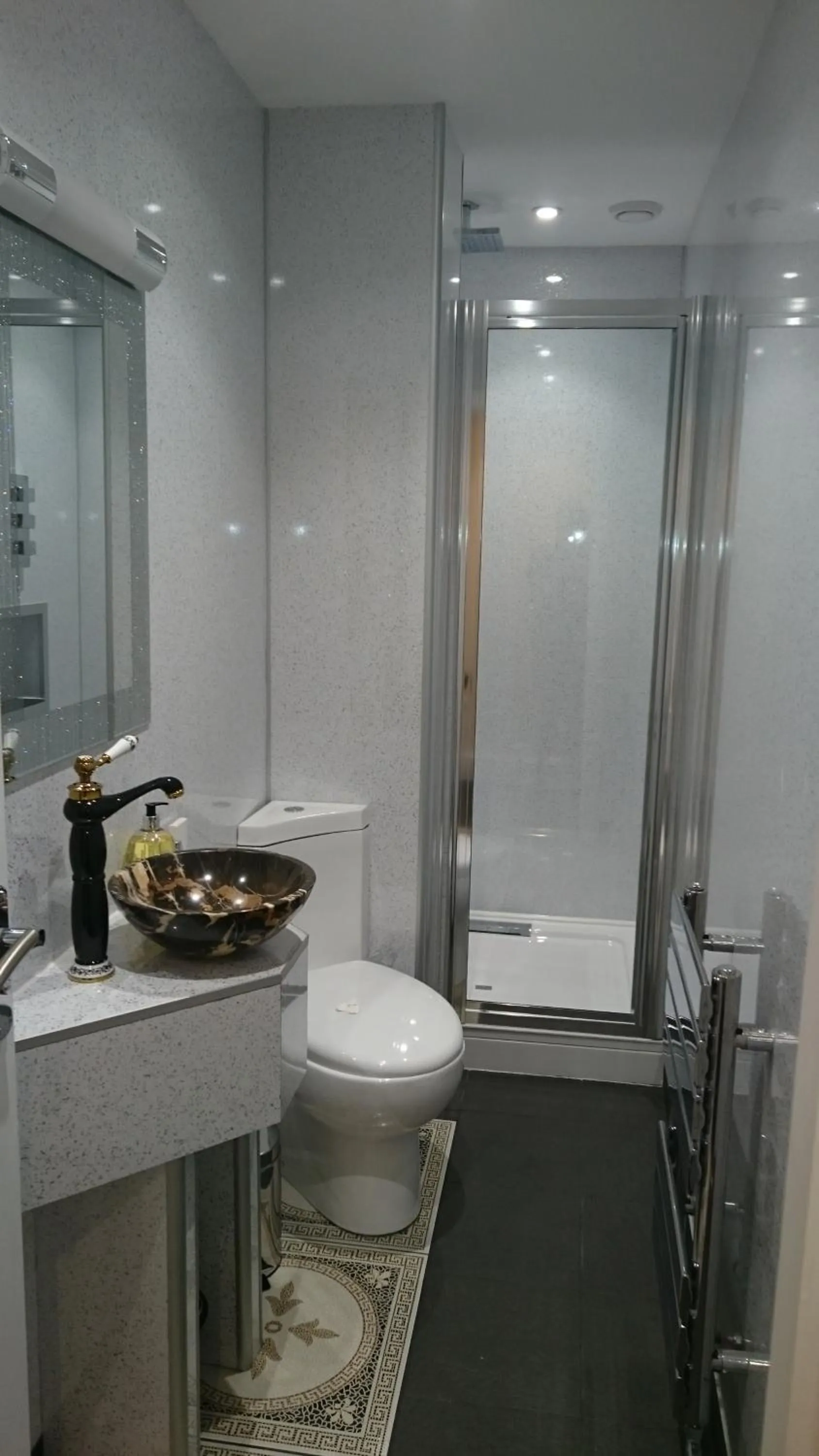 Bathroom in Rooms on The Prom