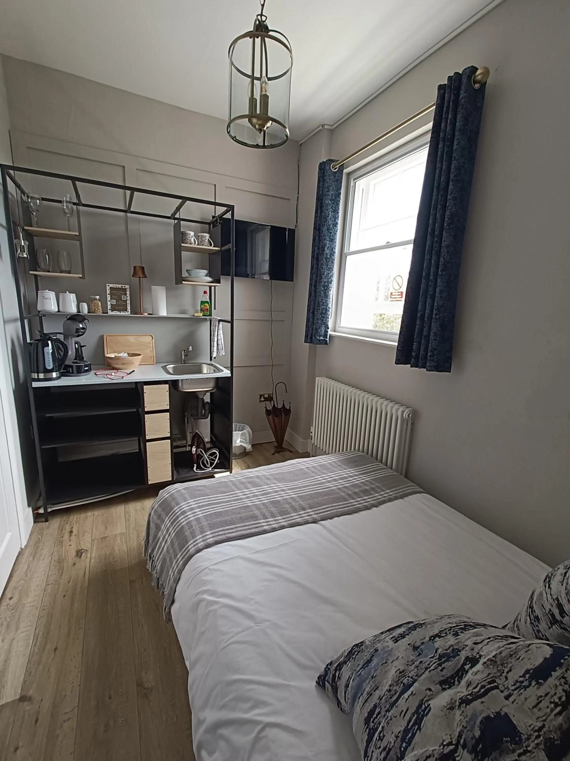 Bed in Rooms on The Prom