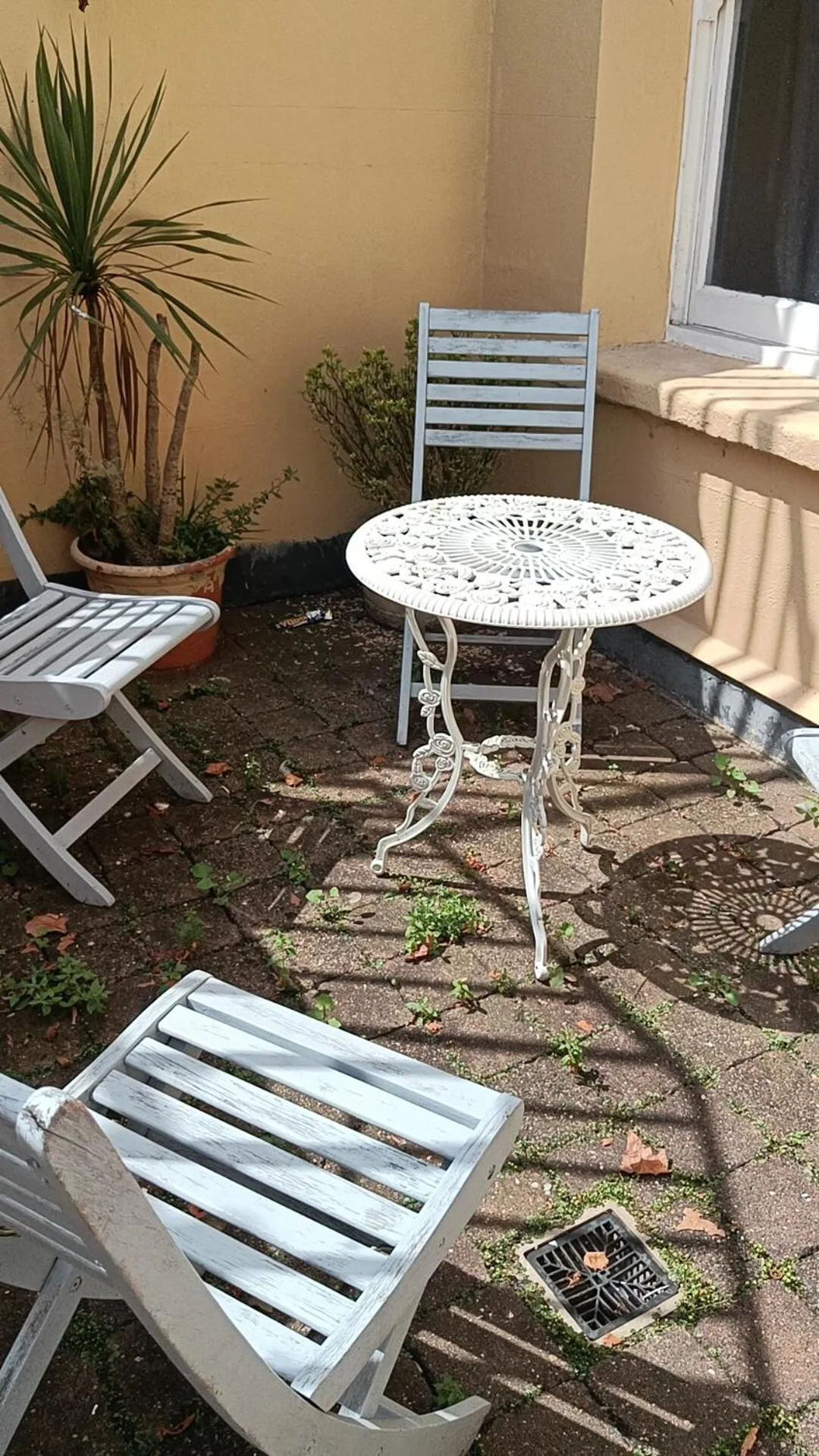 Inner courtyard view in Rooms on The Prom