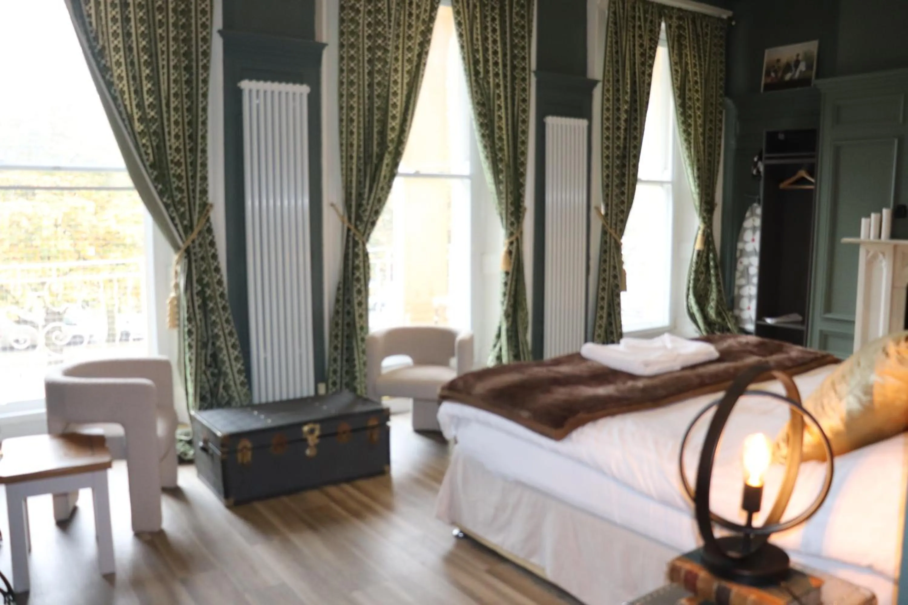 Photo of the whole room, Bed in Rooms on The Prom