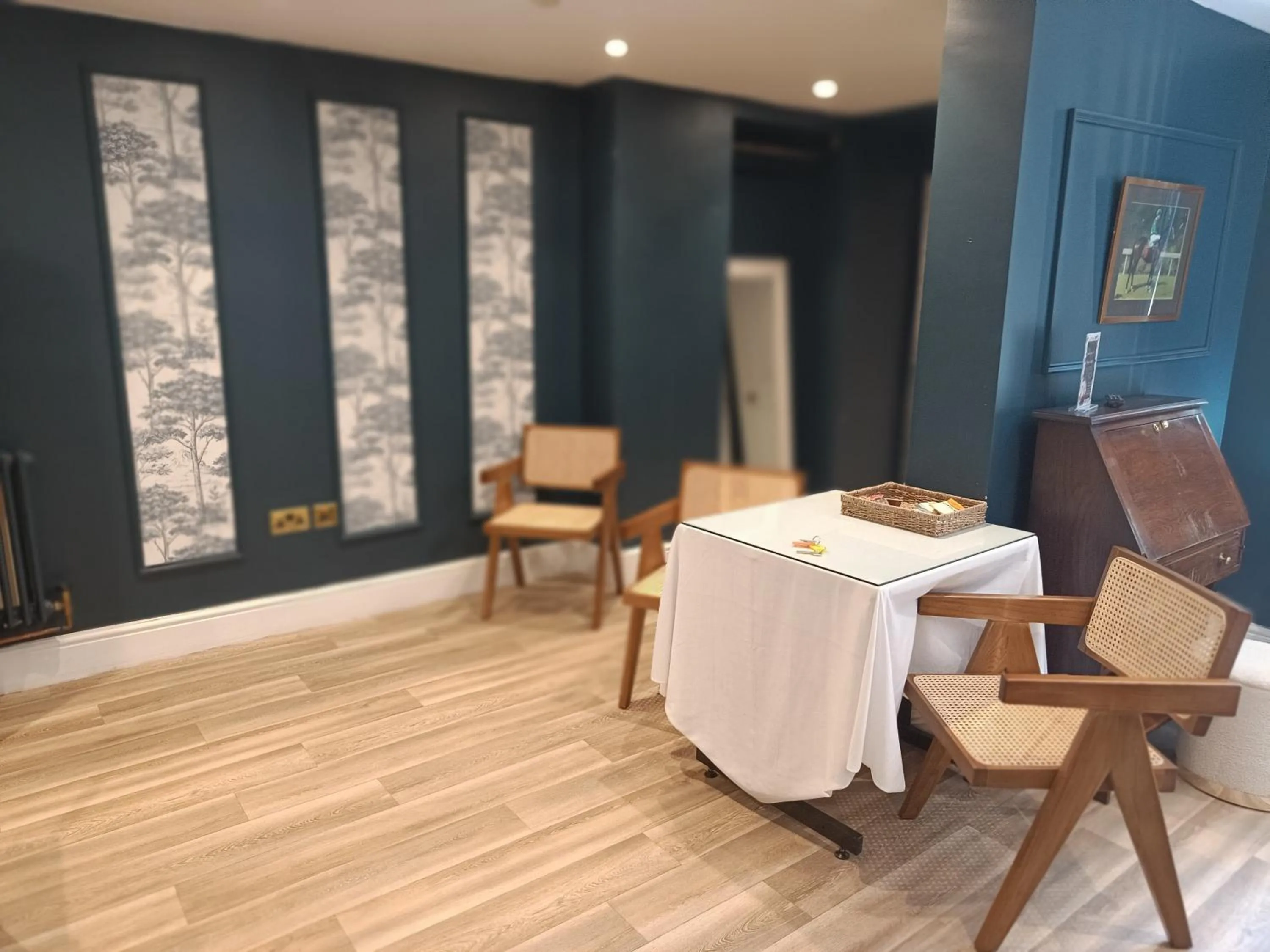 Seating area in Rooms on The Prom