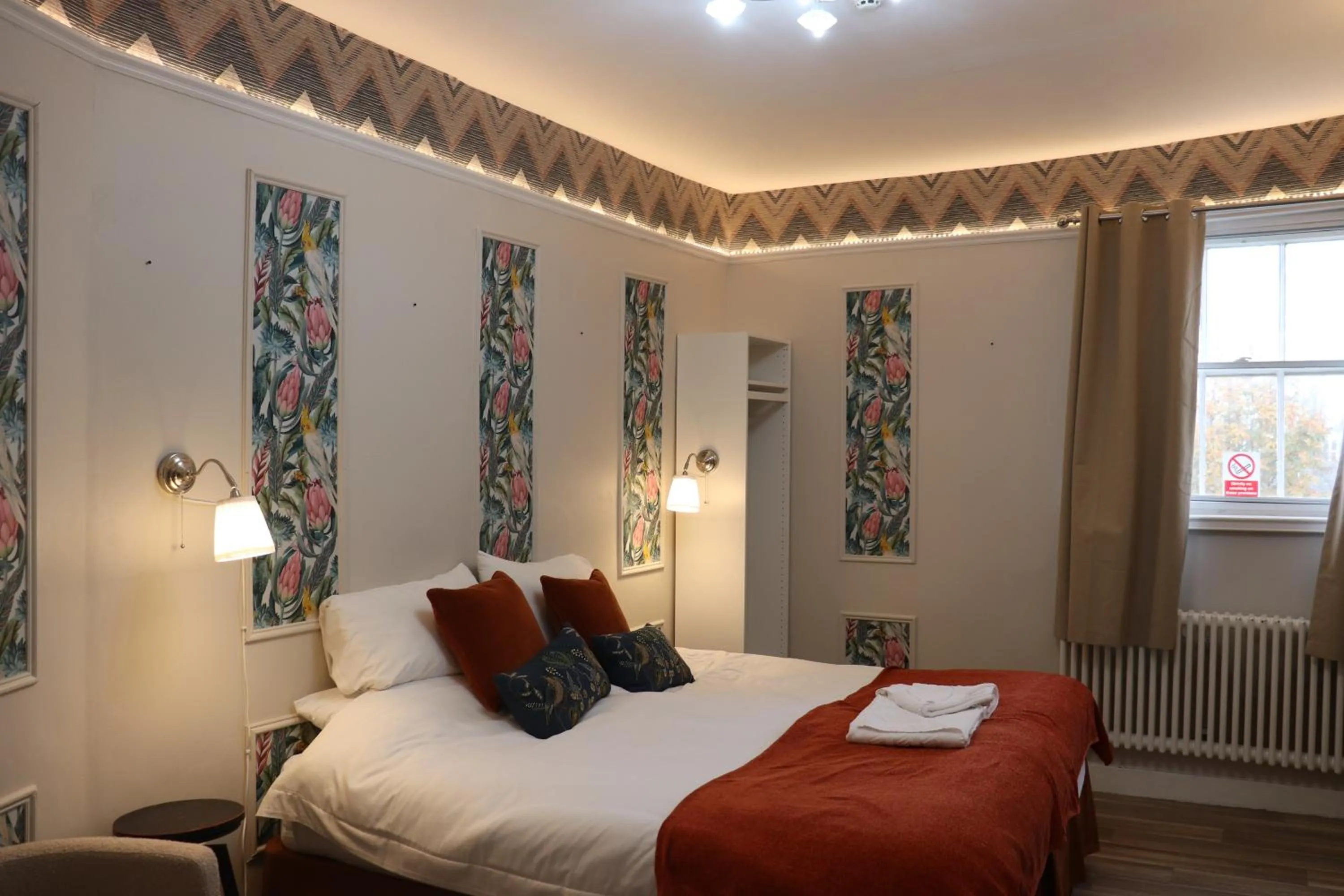 Bedroom, Bed in Rooms on The Prom