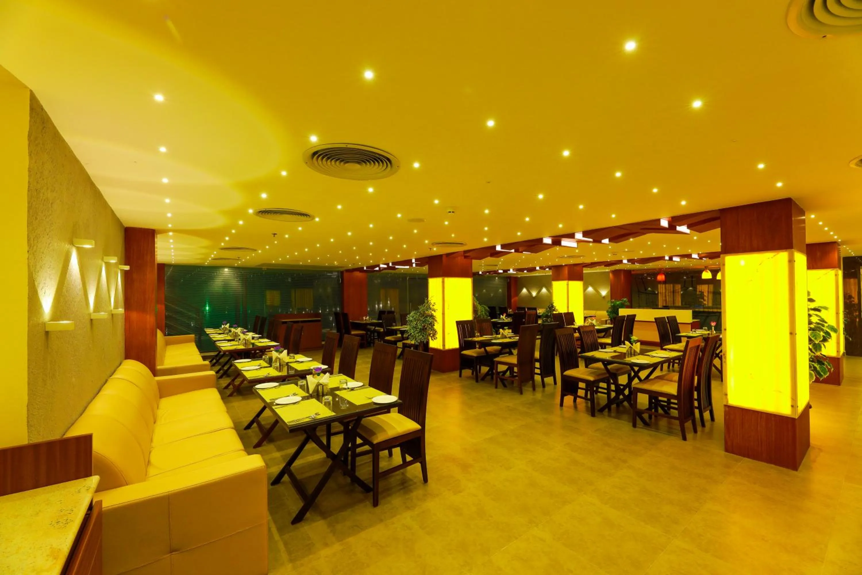 Restaurant/places to eat in Annai Resorts & Spa