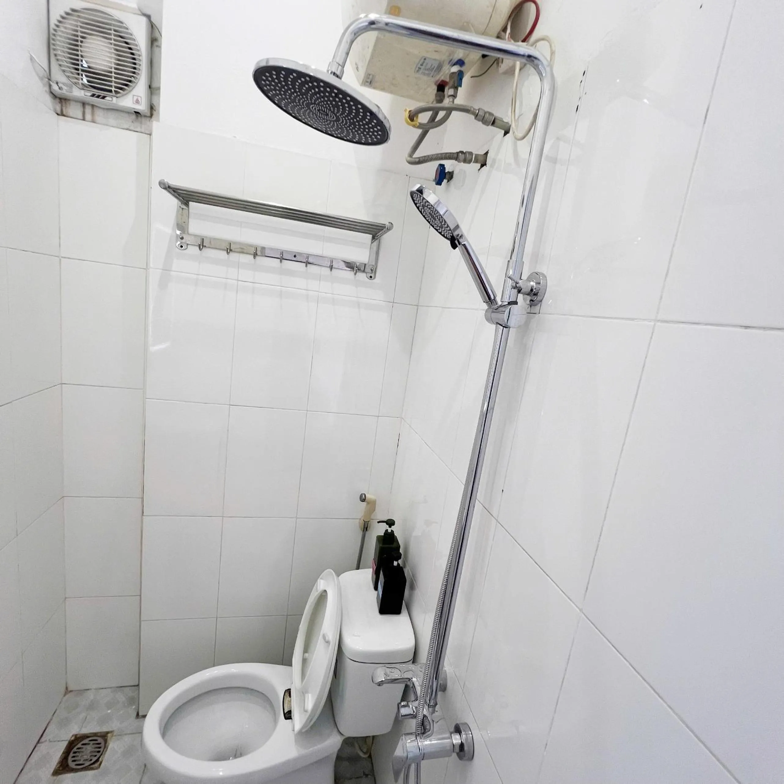 Shower in Hanowood Homestay