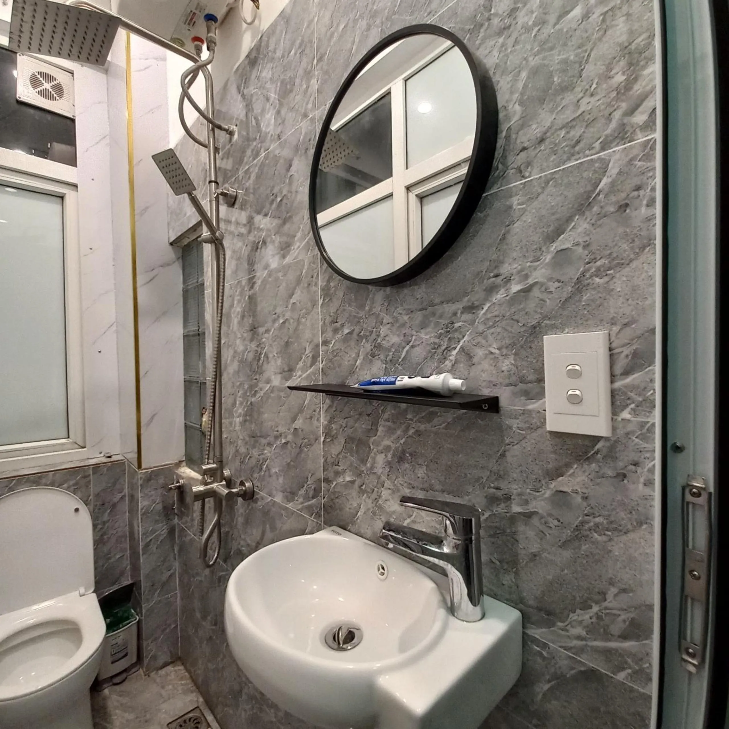 Shower in Hanowood Homestay