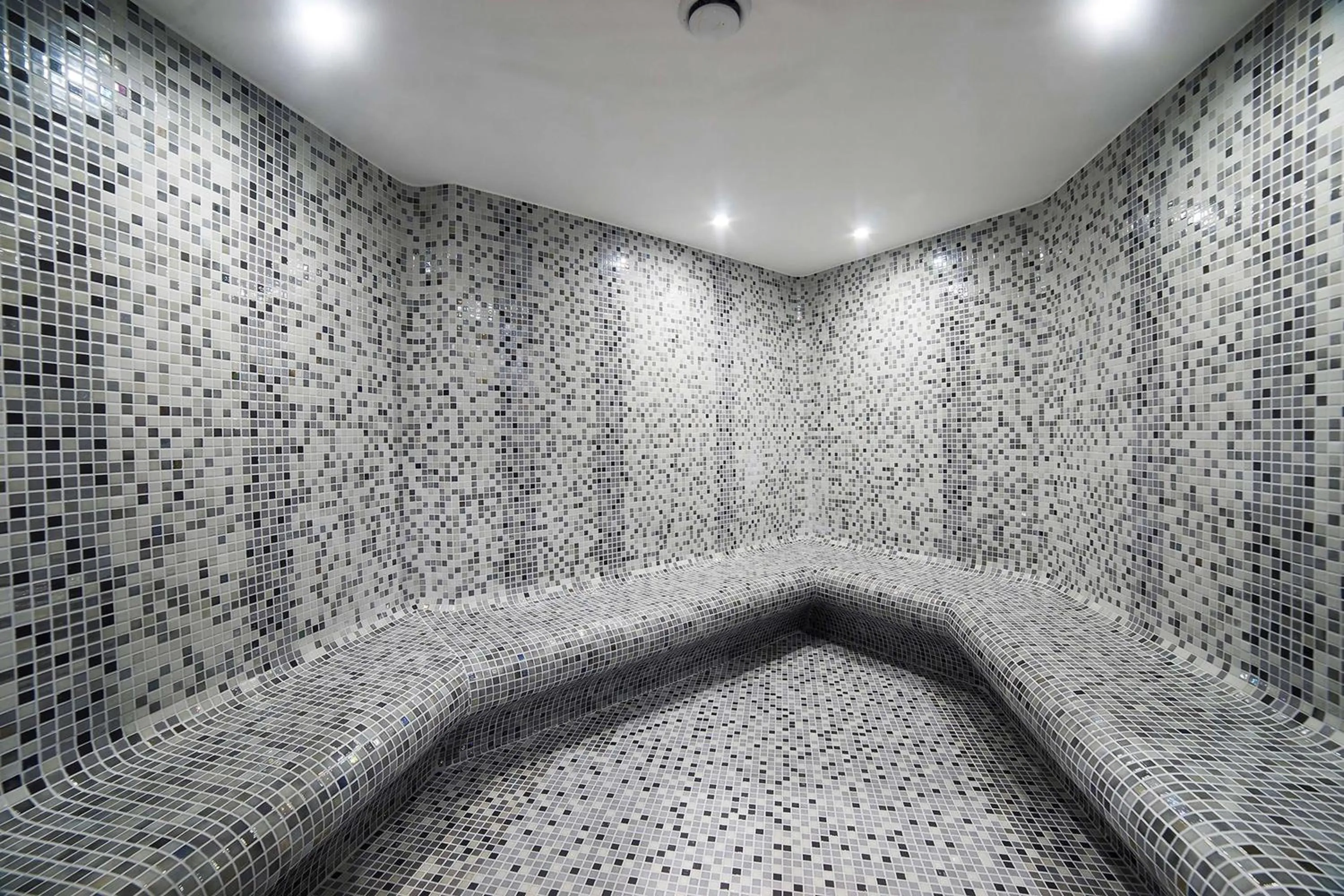 Steam room in Radisson Residences Vadistanbul