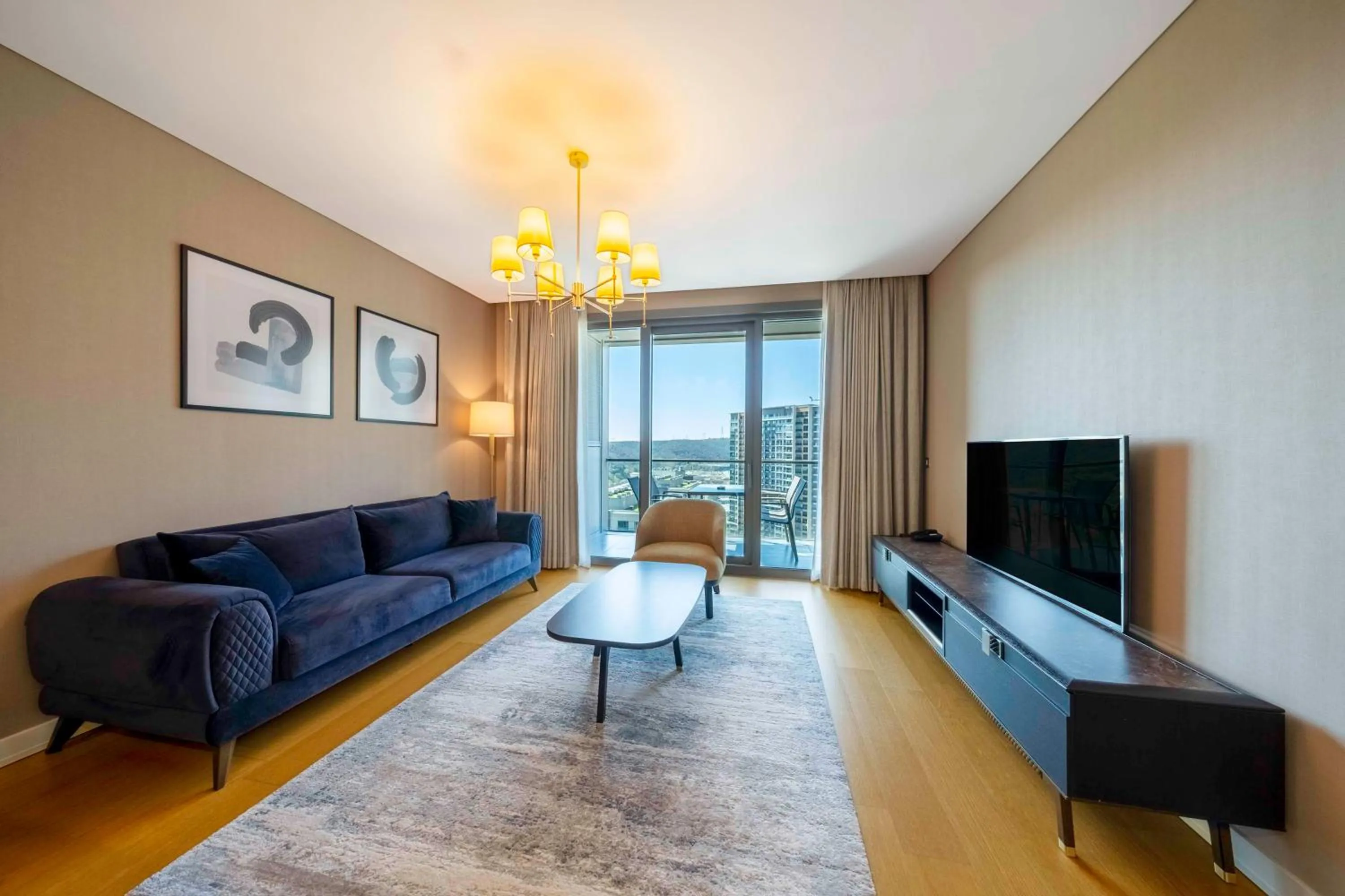 Photo of the whole room in Radisson Residences Vadistanbul
