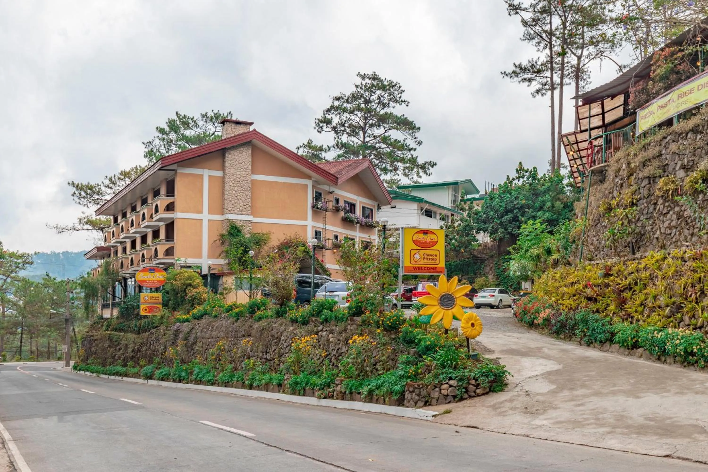 Property building in South Drive Baguio Manor