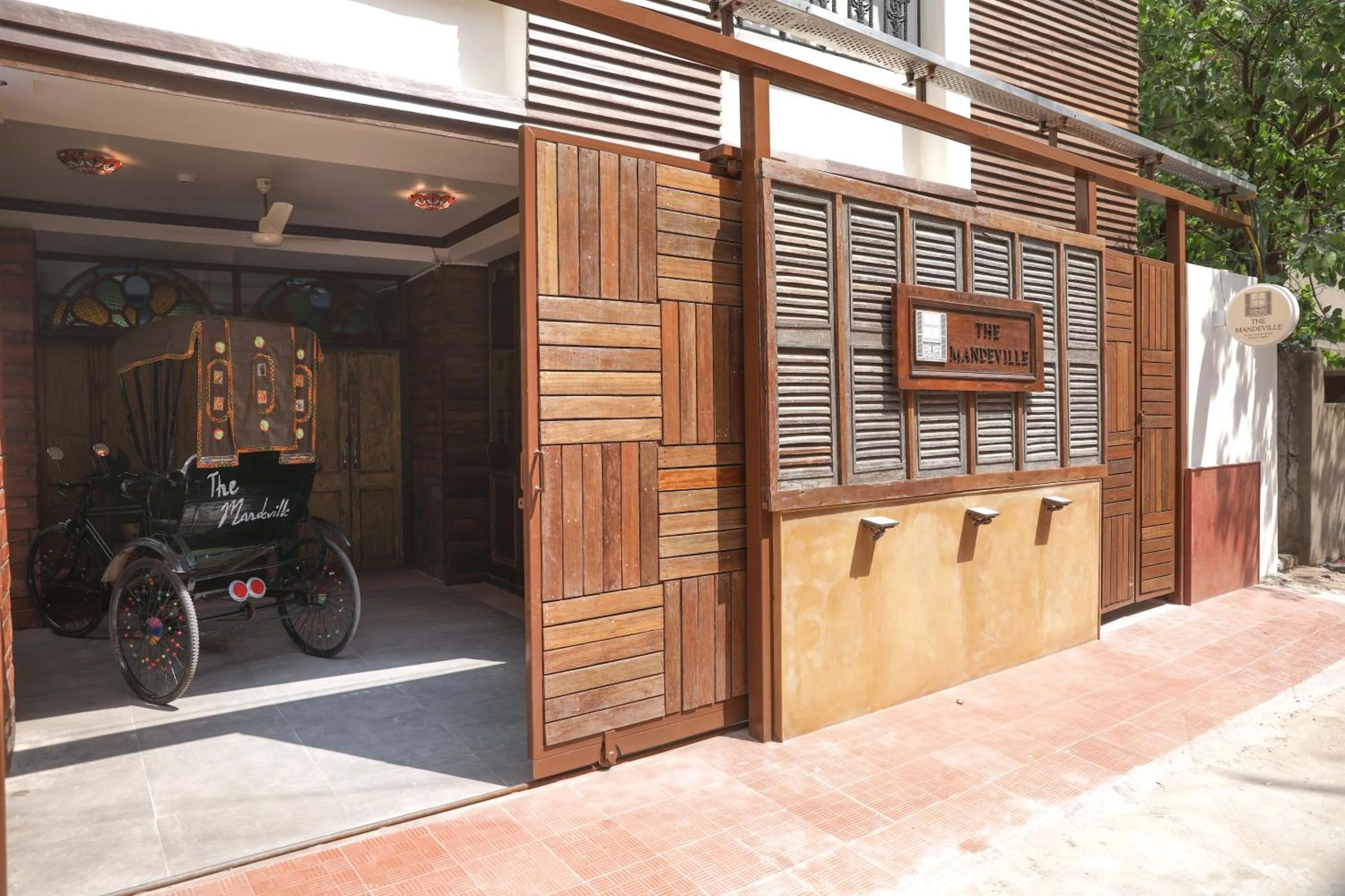 Facade/entrance in The Mandeville