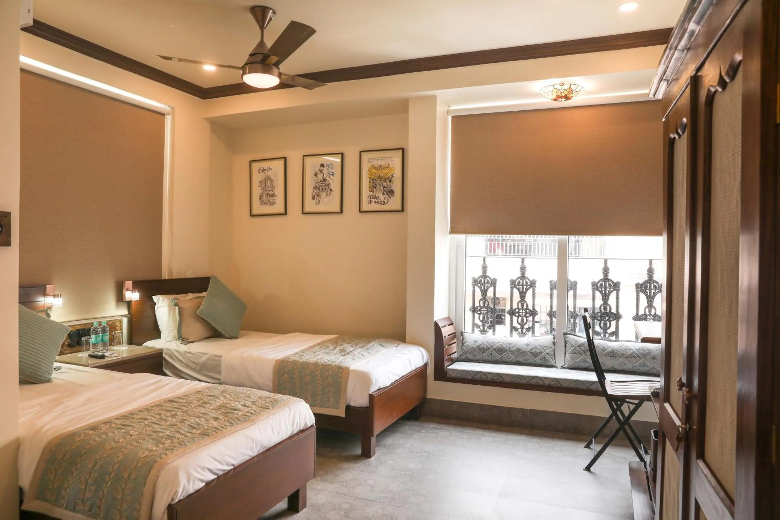 Photo of the whole room, Bed in The Mandeville