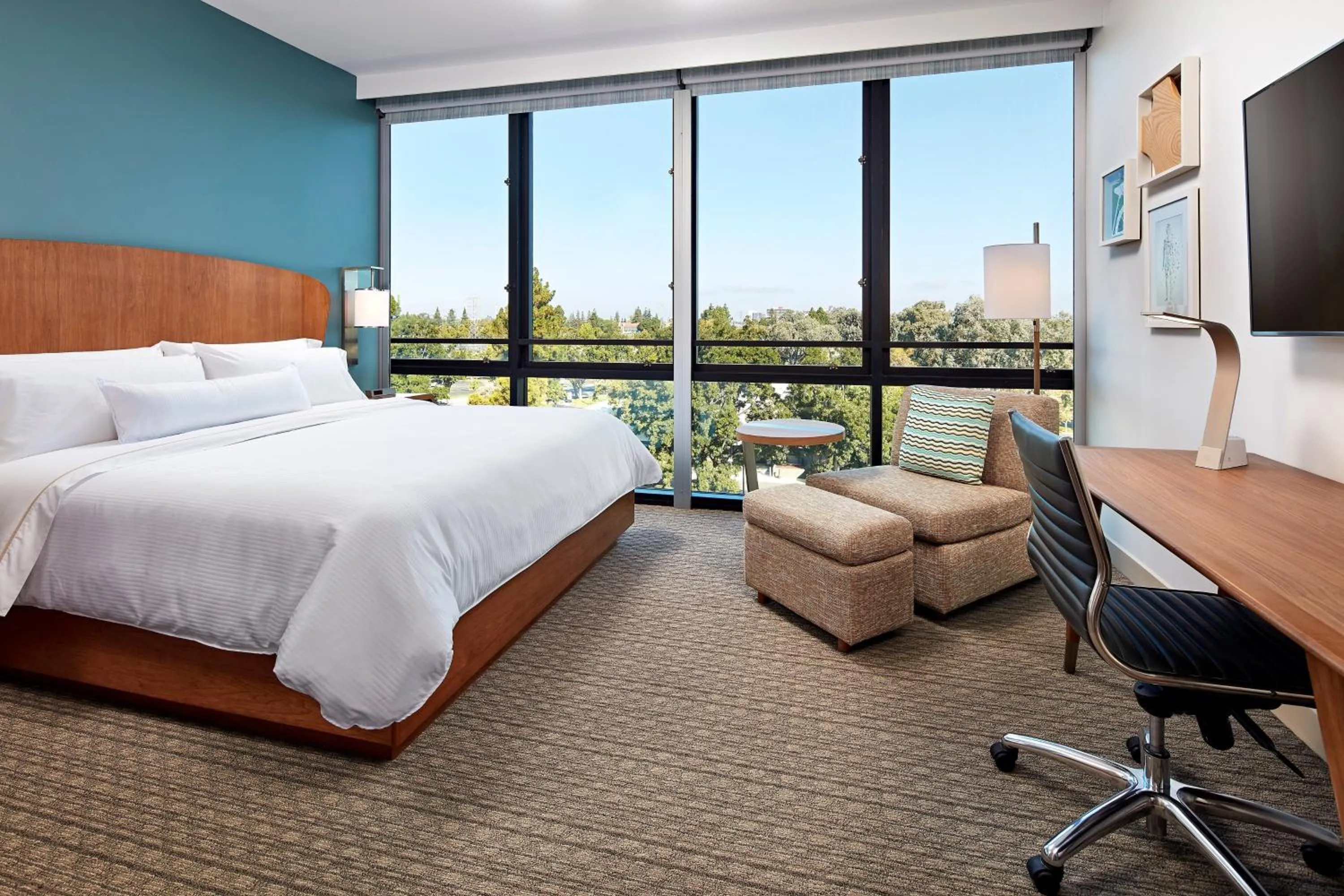 Photo of the whole room, Bed in Element Santa Clara