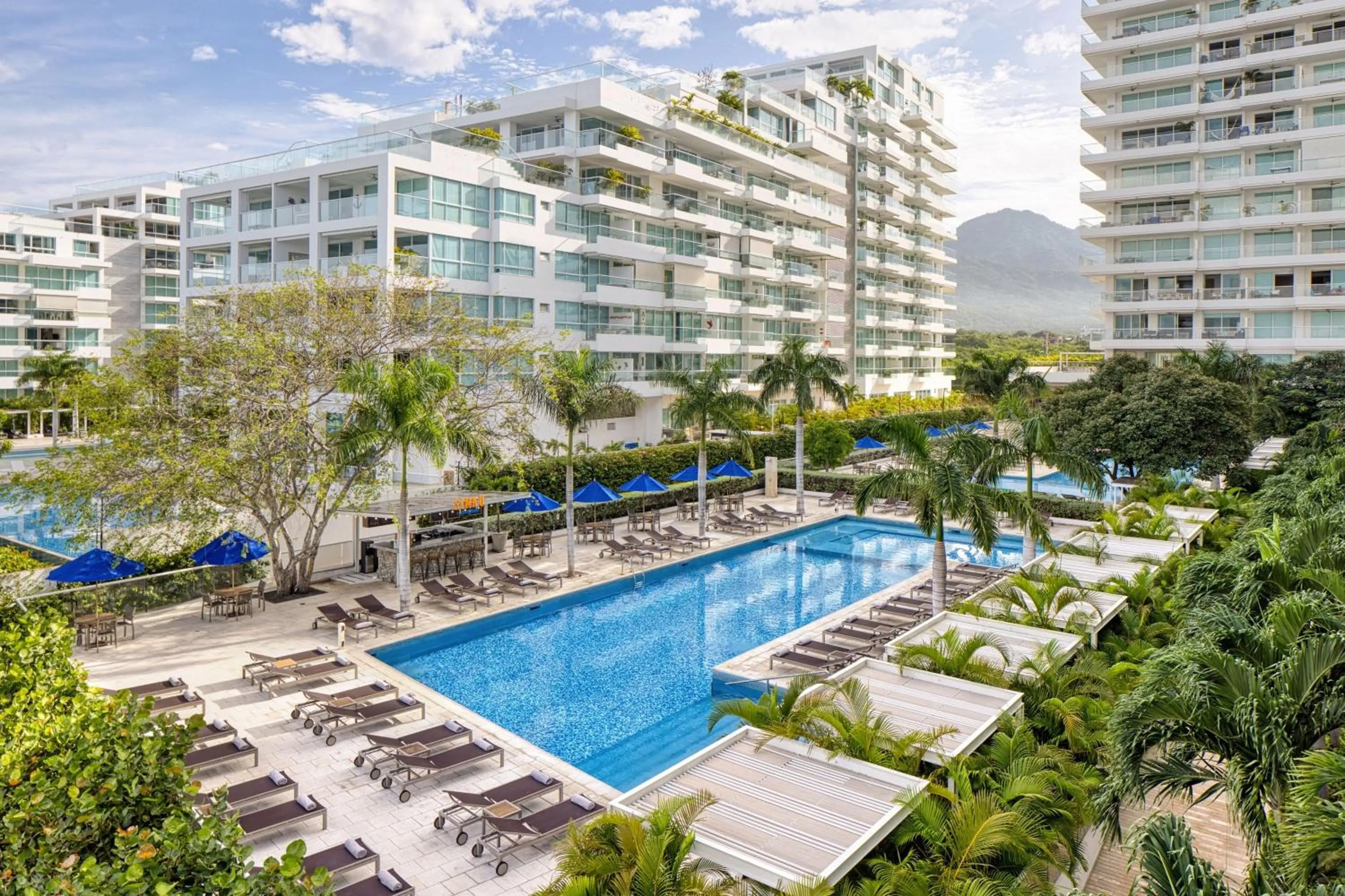 Swimming pool in Santa Marta Marriott Resort Playa Dormida
