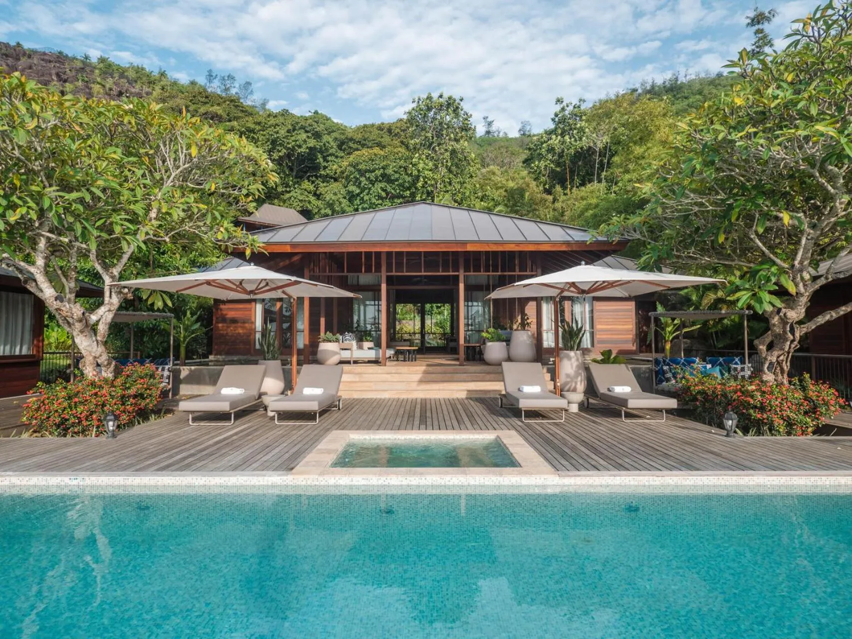 Communal lounge/ TV room in Four Seasons Resort Seychelles